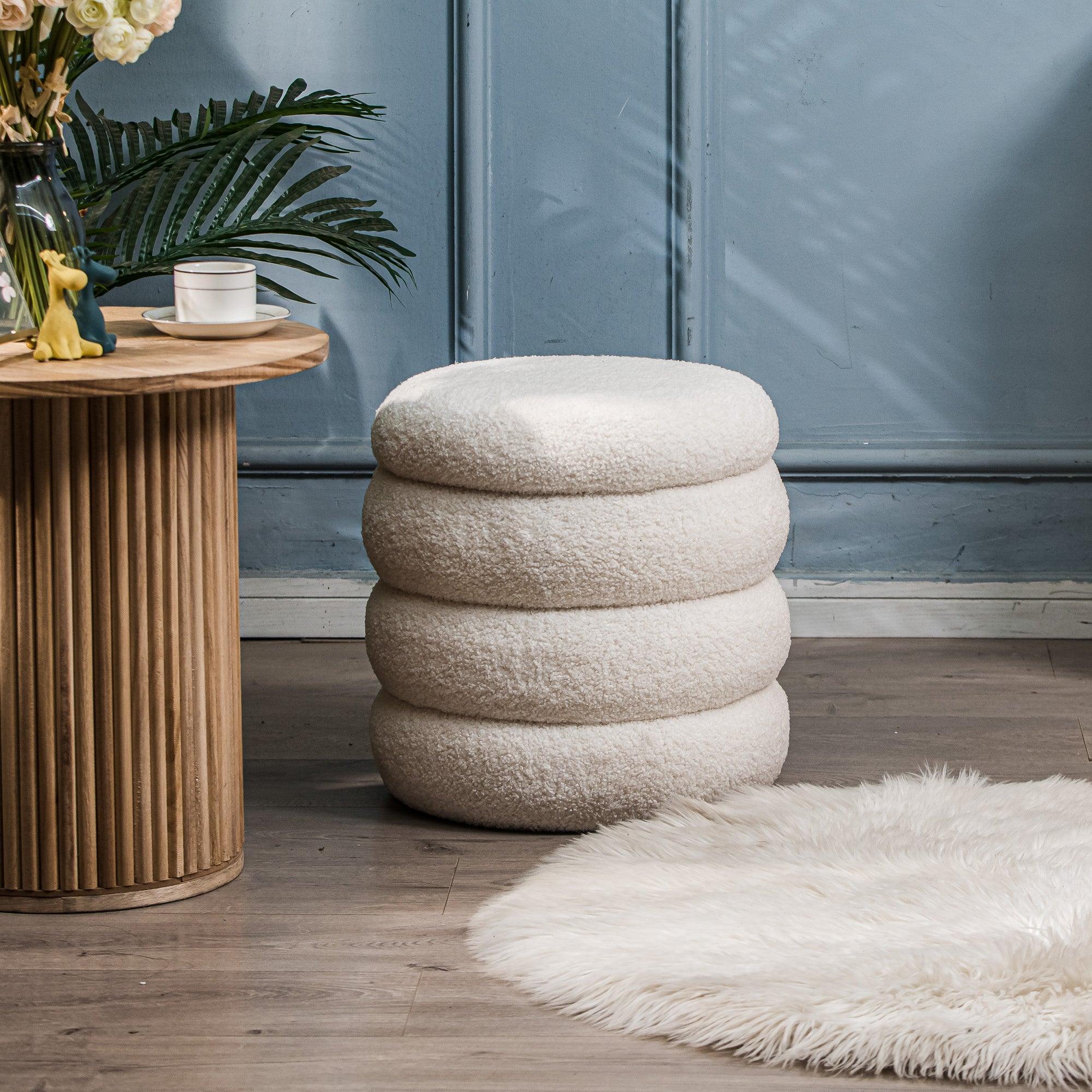 Pouf rond moderne en tissu avec pieds en métal noir Kamila-Couleur Gris Pouf rond moderne en tissu avec pieds en métal noir Kamila-Couleur Gris