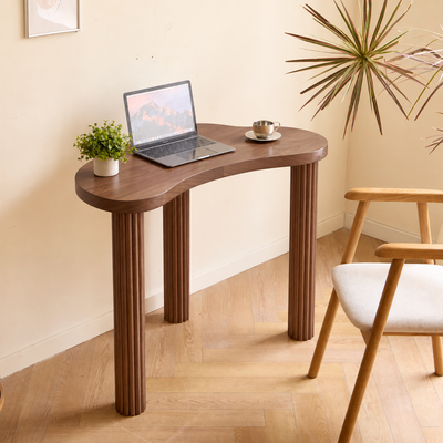 LUDVIKA - Bureau en bois avec plateau arrondi et pieds cannelés marron foncé