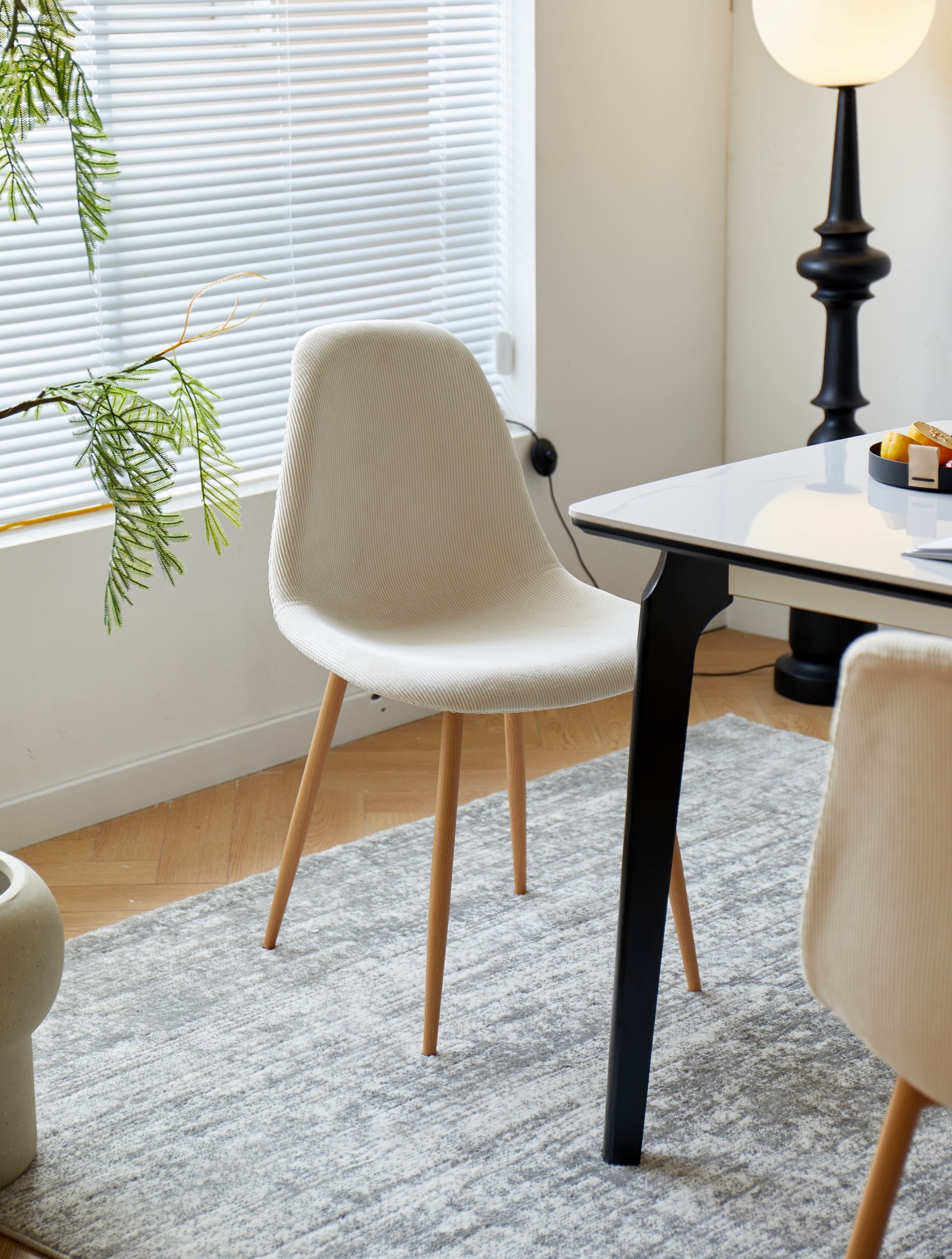 COPENHAGEN – Zestaw 4 krzeseł z metalu i beżowego sztruksu