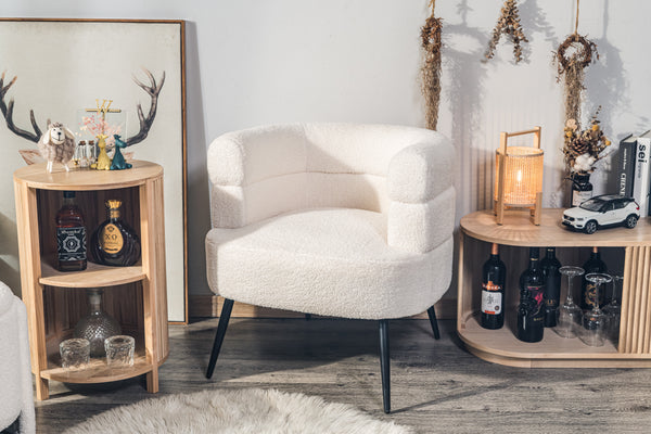 Fauteuil de salon en métal et bouclettes blanches