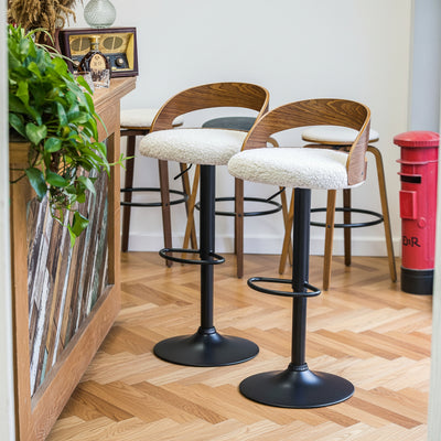 Lot de 2 tabourets de bar en bois et bouclettes blanches