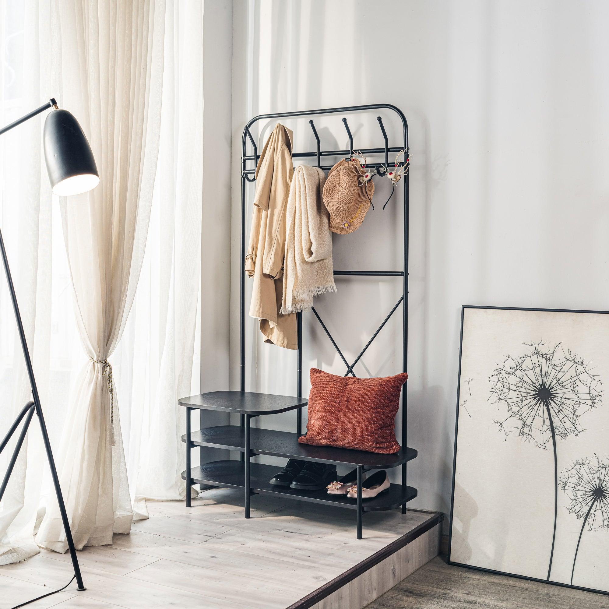 Szafka w stylu industrialnym z czarnymi drewnianymi półkami