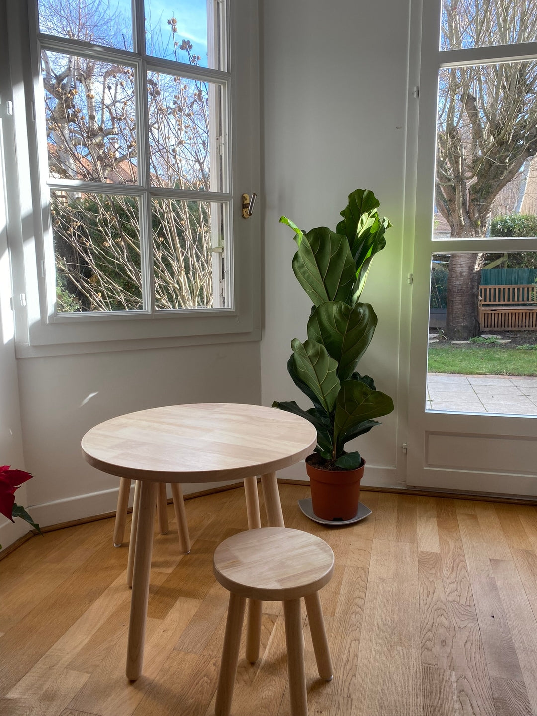 FLORO - Zestaw stołowy i 2 stołki dla dzieci