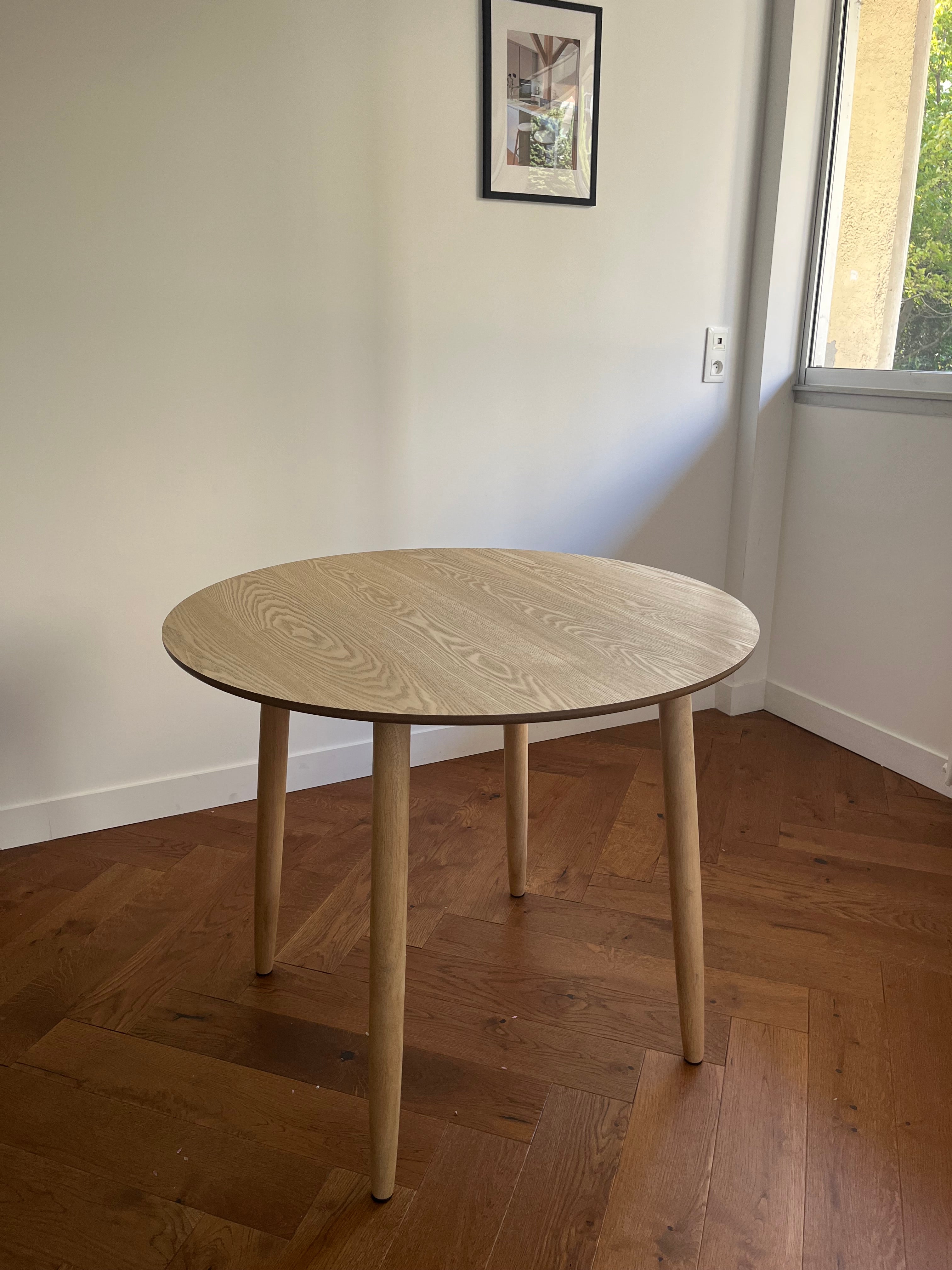 TRADITION - Okrągły stół do jadalni dla 6 osób, wykonany z litego drewna sosnowego D120 w kolorze naturalnym