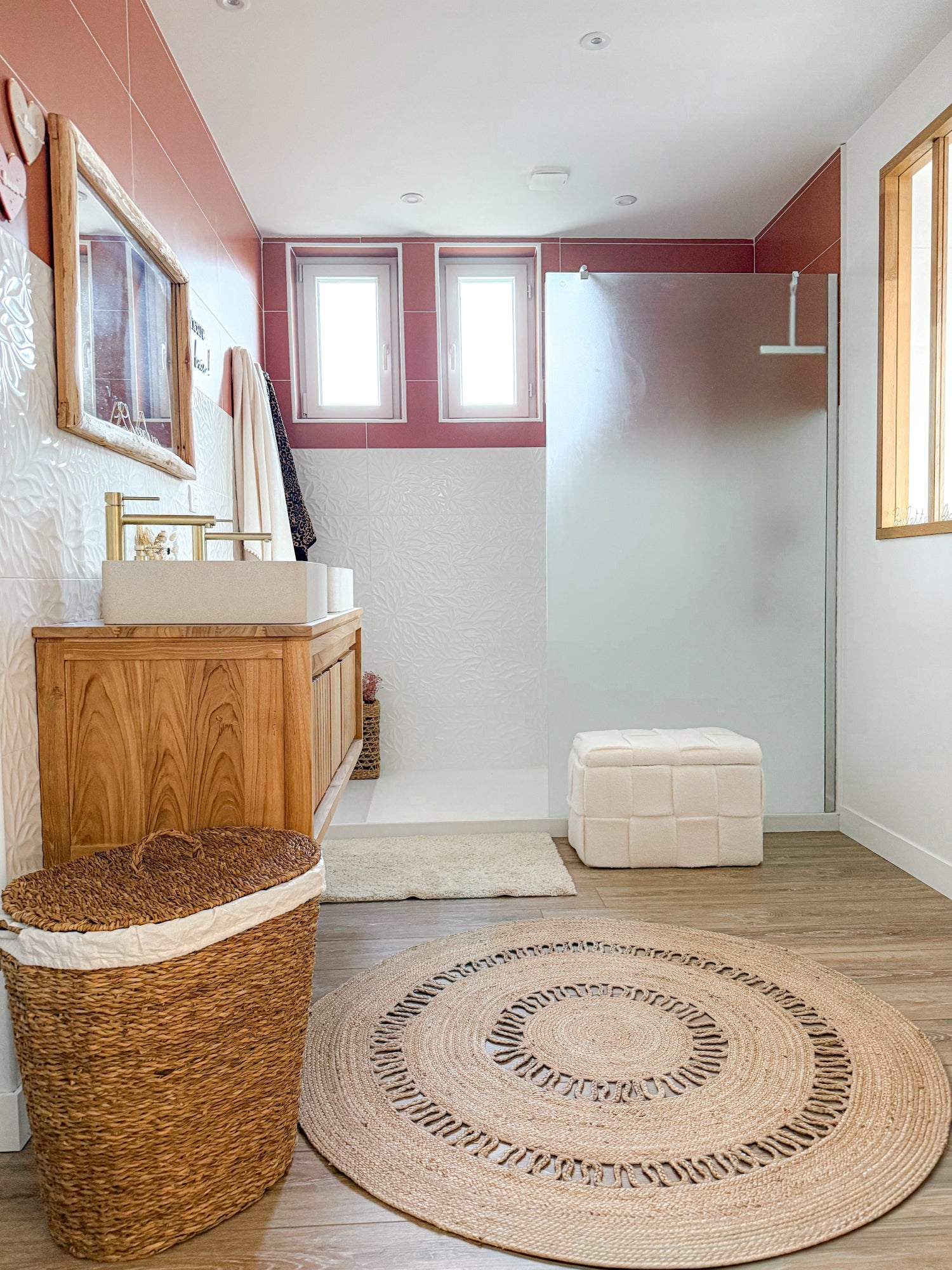 RUNE - Okrągły dywanik z naturalnej juty w kolorze brązowym 130 x 130 cm