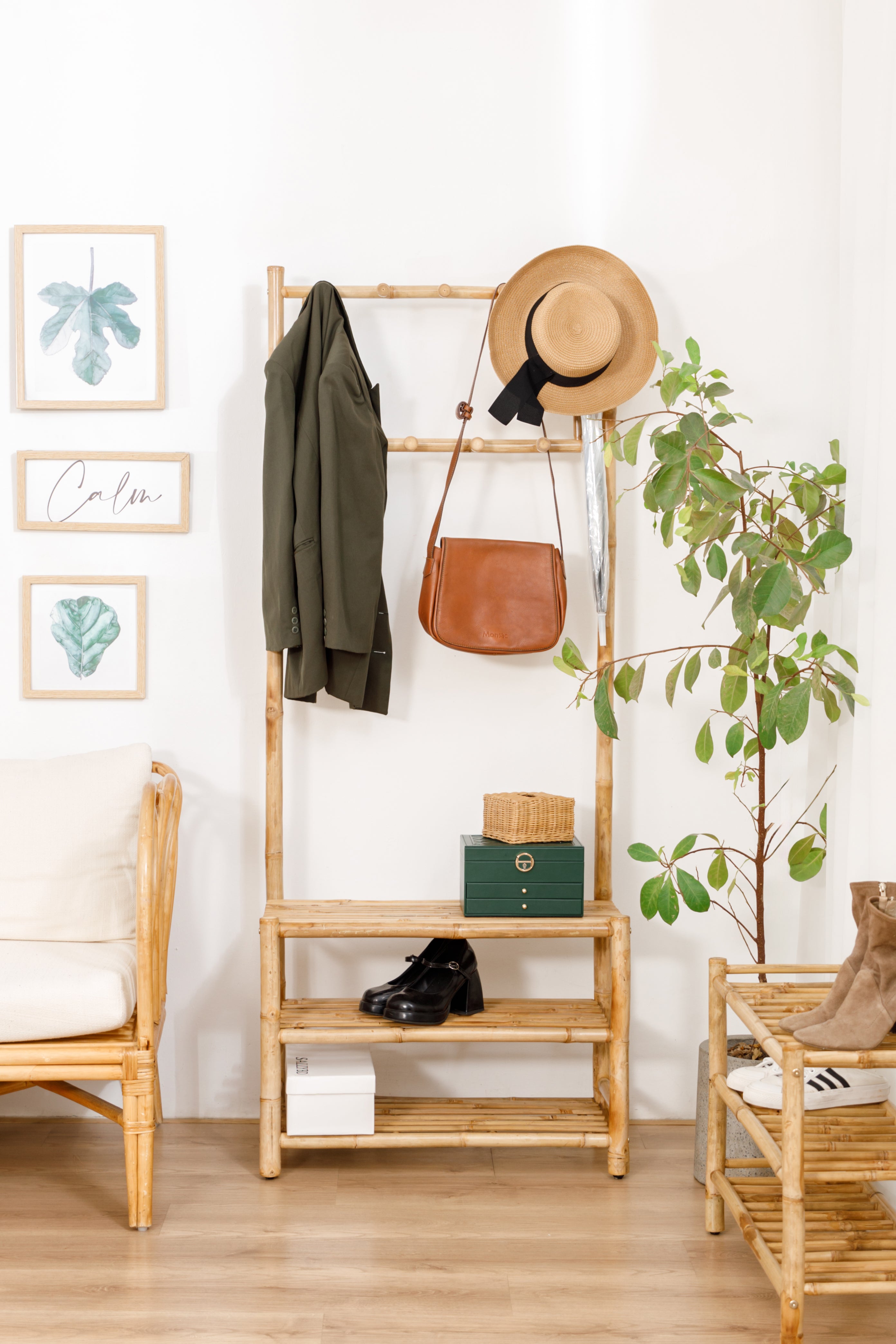 MALACCA – Wieszak na ubrania z litego drewna bambusowego