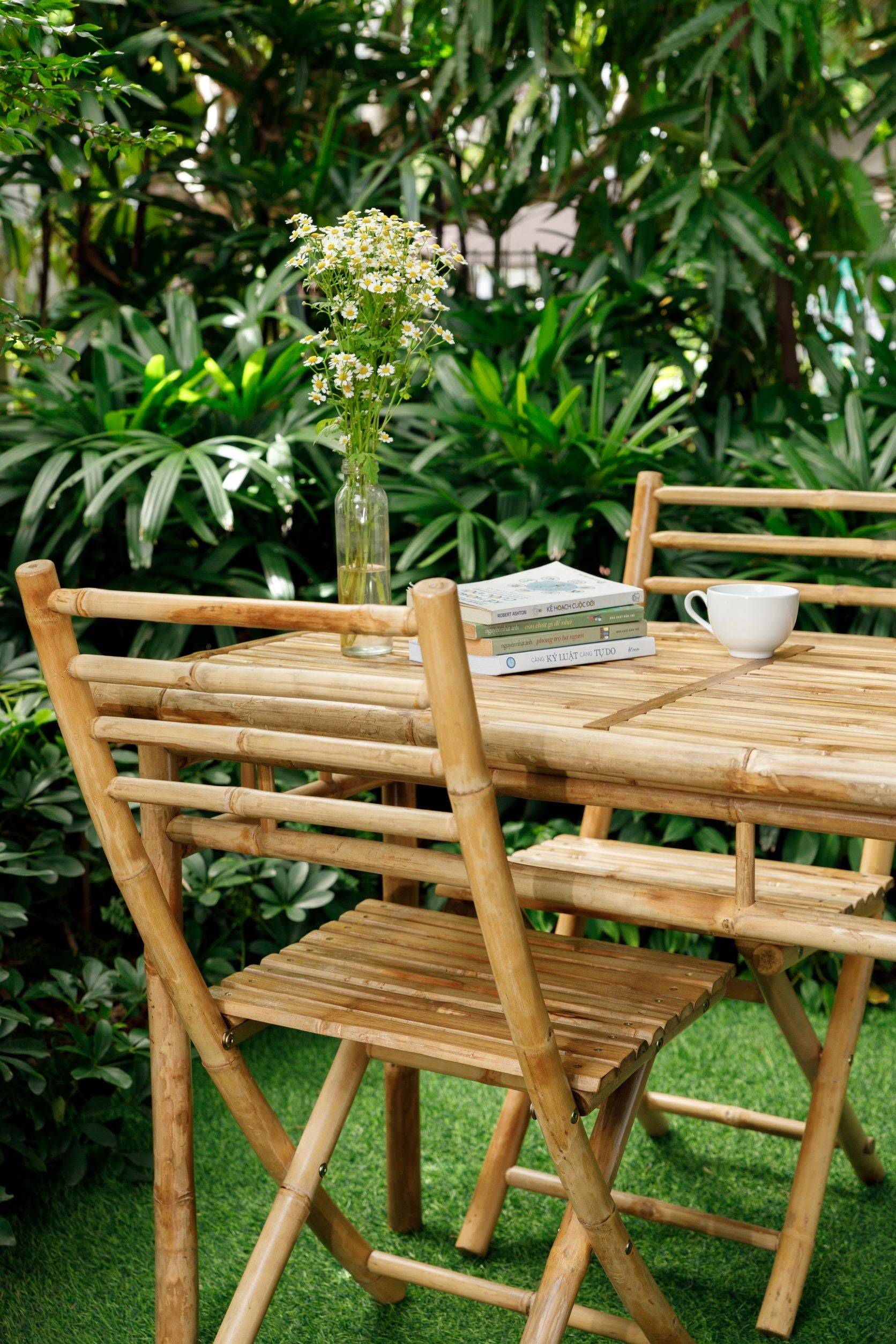 PALEMPANG – Zestaw 2 krzeseł do wnętrz i na zewnątrz z litego bambusa