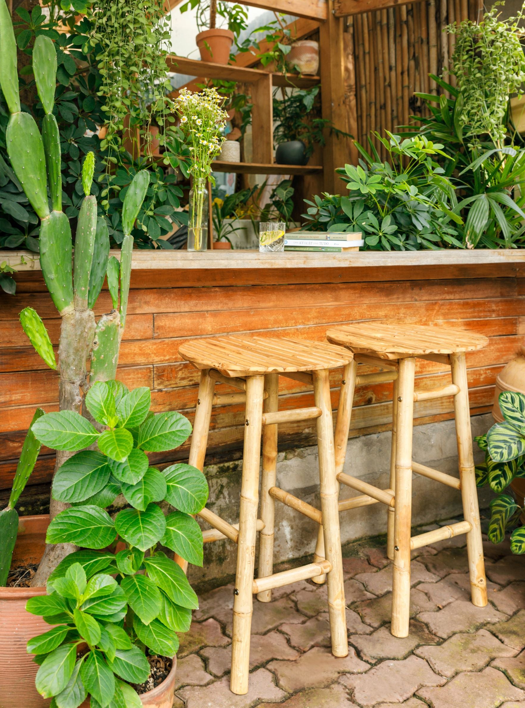 SAMARINA – Zestaw 2 stołków barowych z litego drewna bambusowego