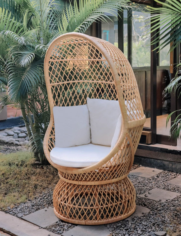 MANADO - Fauteuil oeuf en rotin naturel et tissu beige