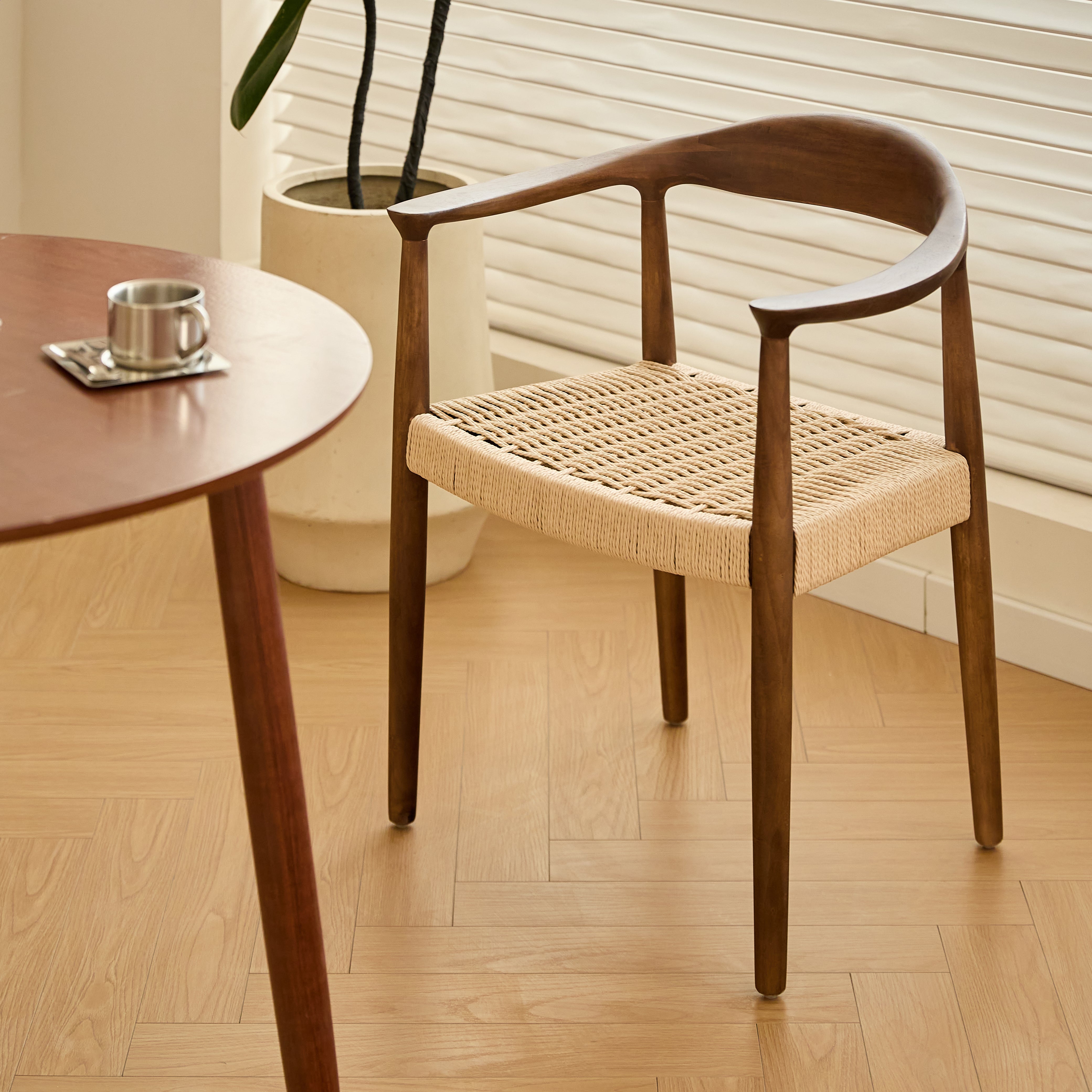 SALTA – Zestaw 2 krzeseł do jadalni z ciemnego drewna i liny