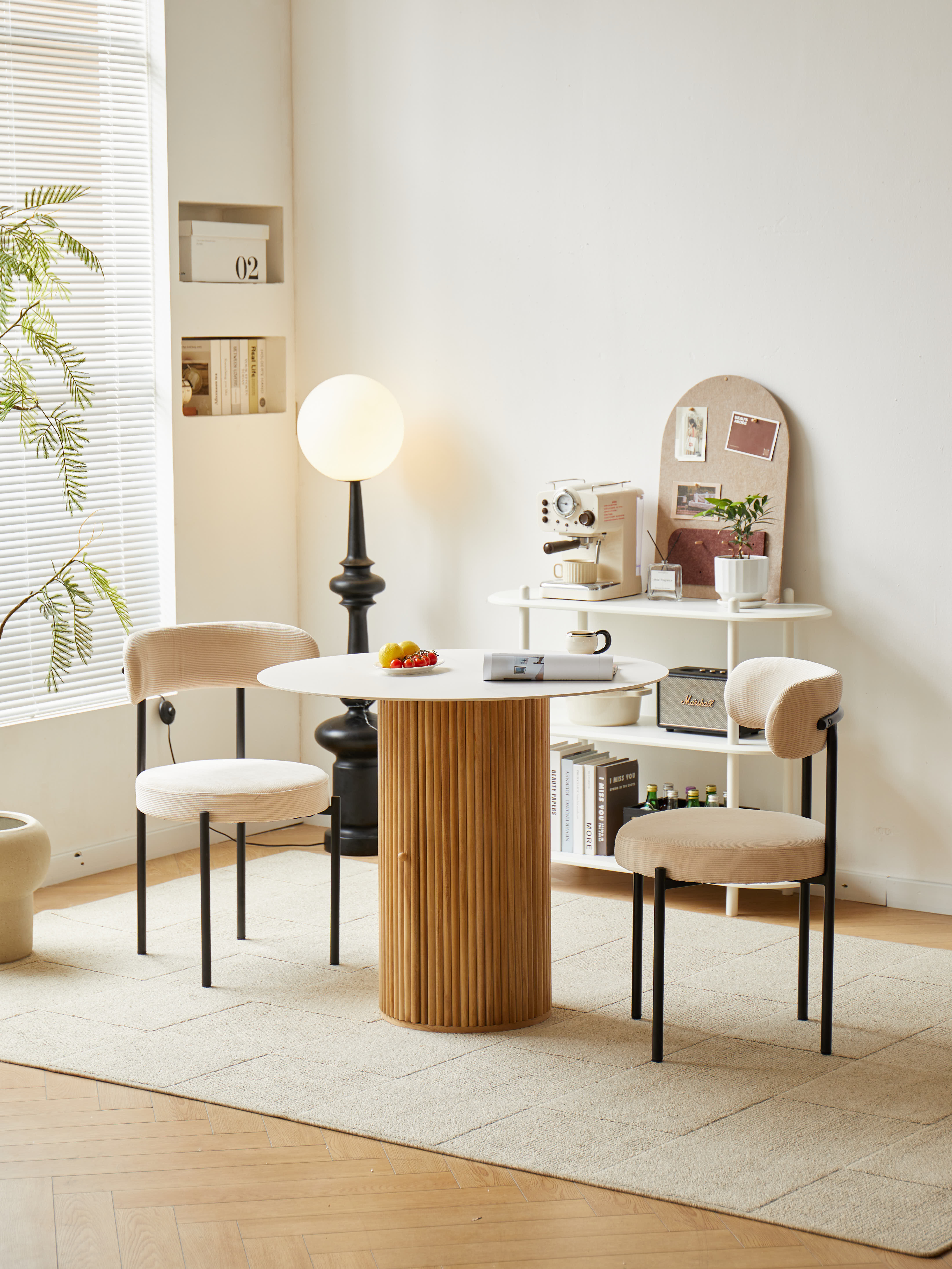 HAVANA – Okrągły stół do jadalni dla 4 osób, wykonany z litego drewna sosnowego z efektem marmuruØ 90 cm