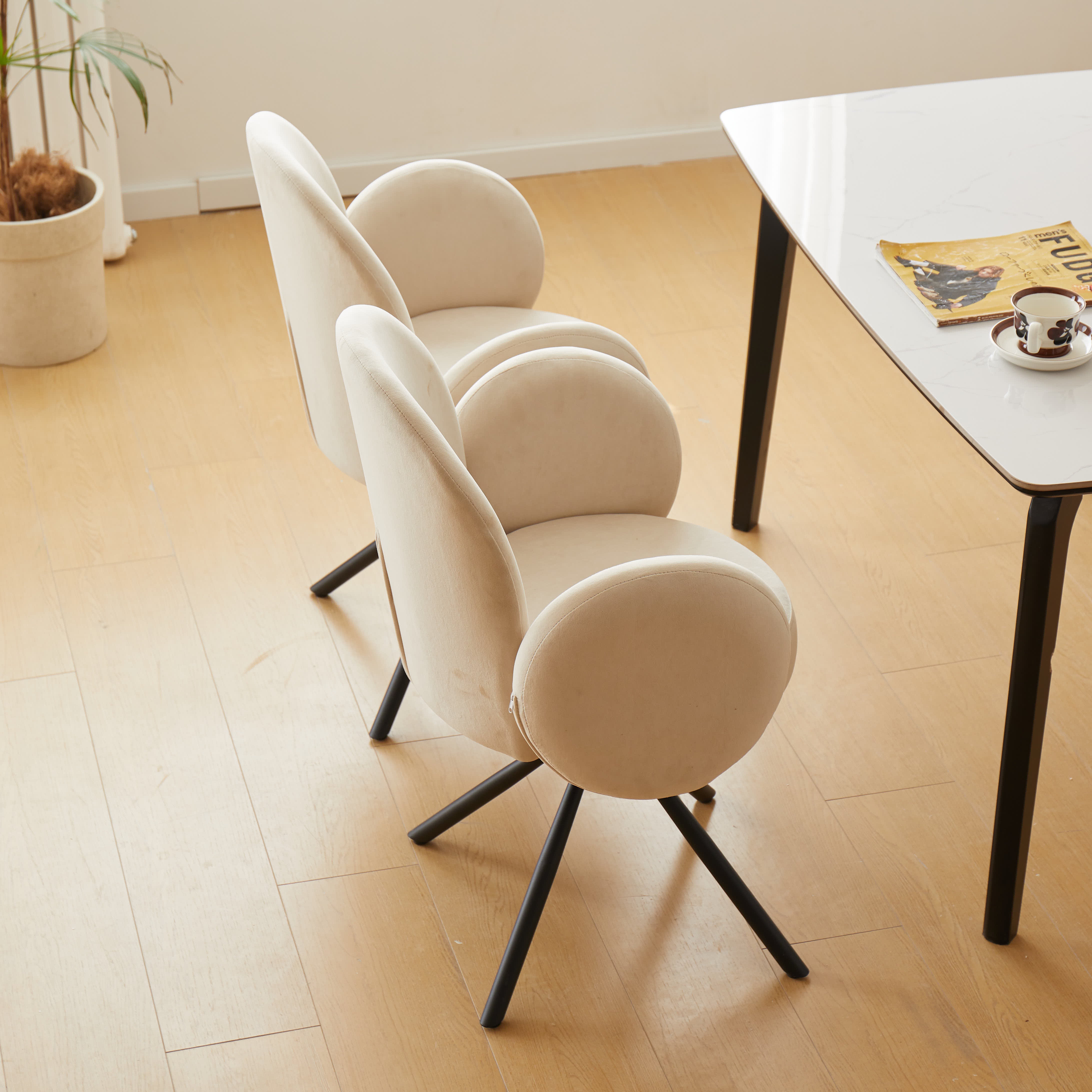 HELSINKI – Zestaw 2 Obrotowych krzeseł z beżowego aksamitu i metalu