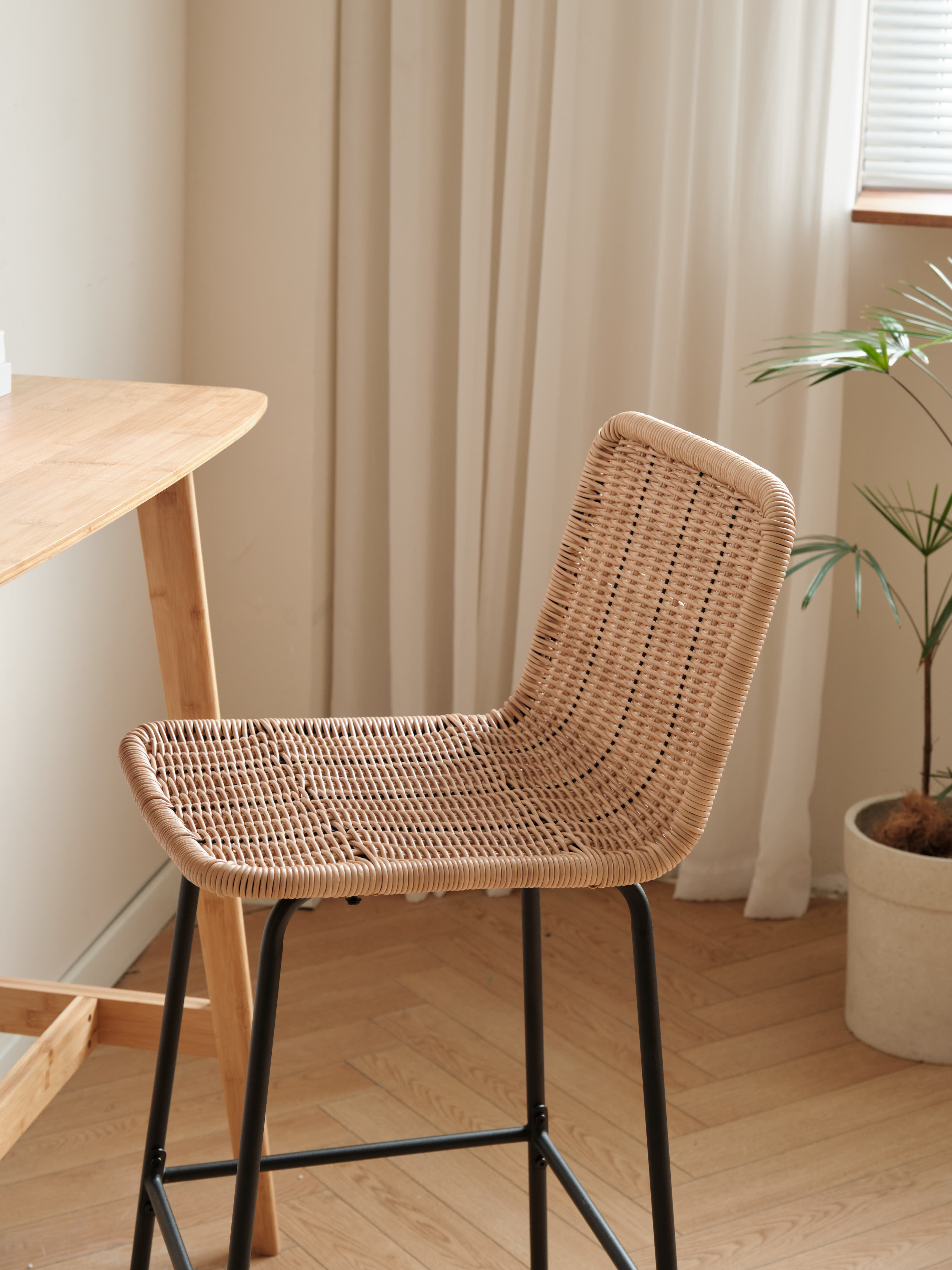 BANGKOK – Zestaw 2 stołków barowych z metalu i włókien