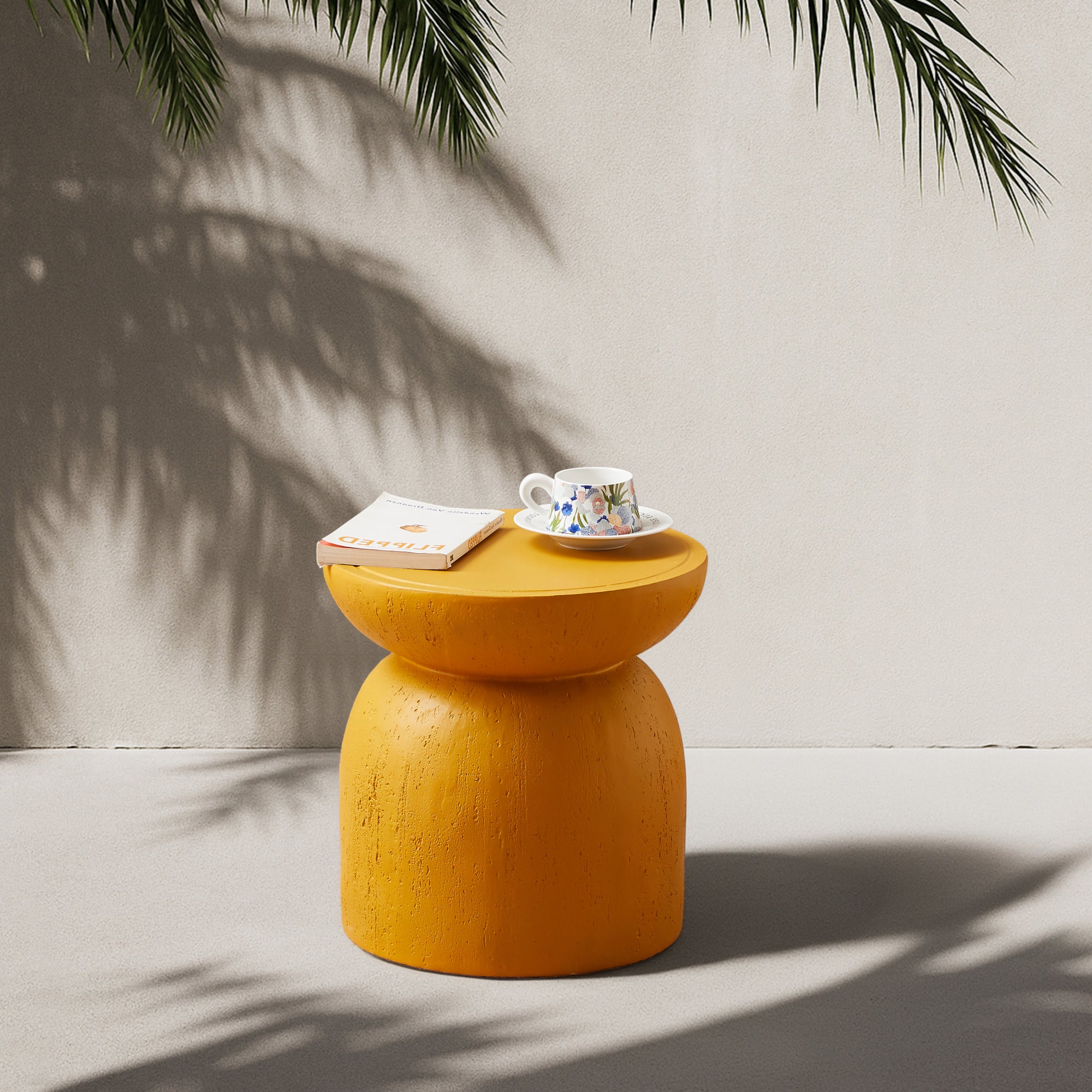 HJORRING – stolik pomocniczy do kanapy, do użytku wewnątrz i na zewnątrz, wykonany z żółtego magnezytu