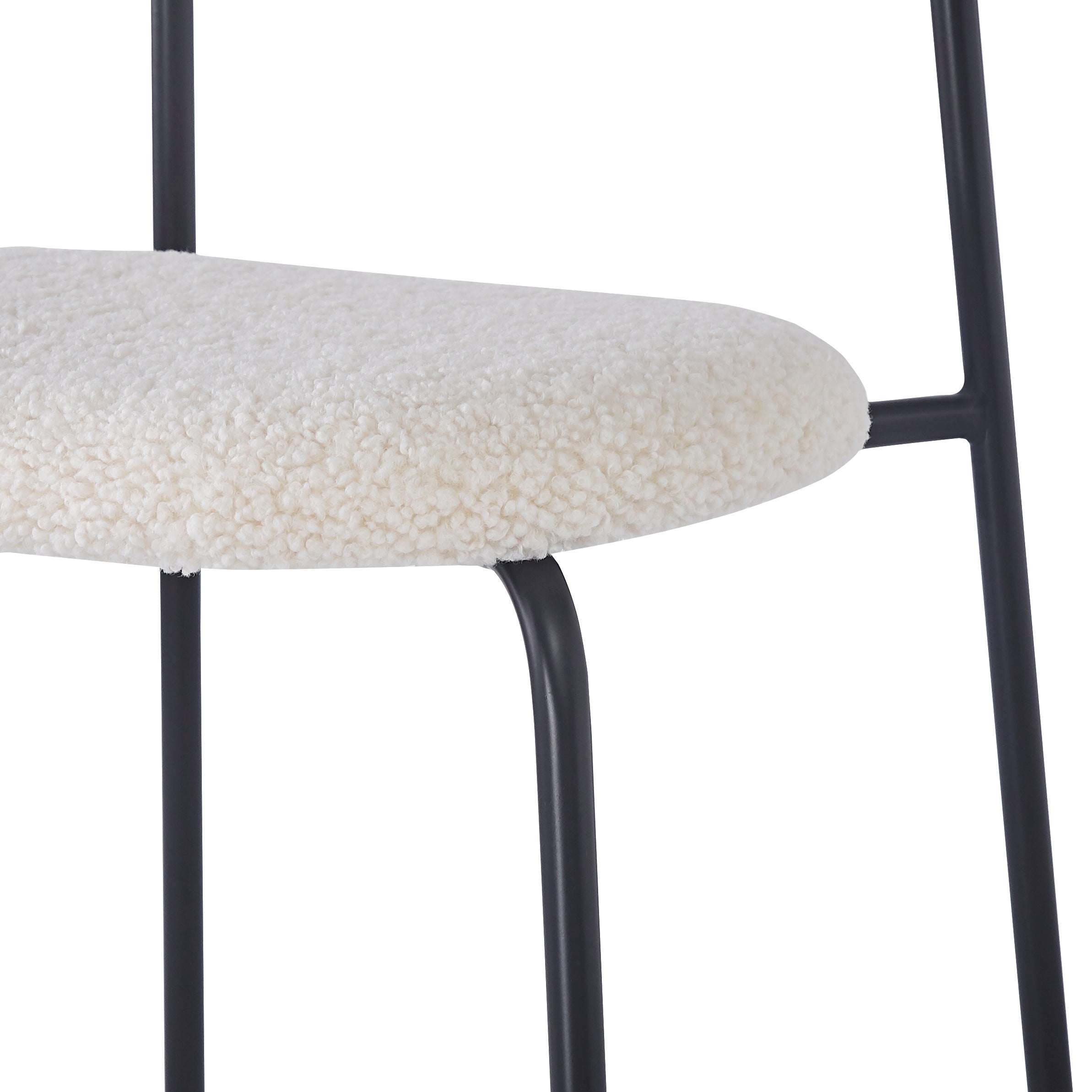 Zestaw 2 metalowych krzeseł z siedziskiem z plecionki