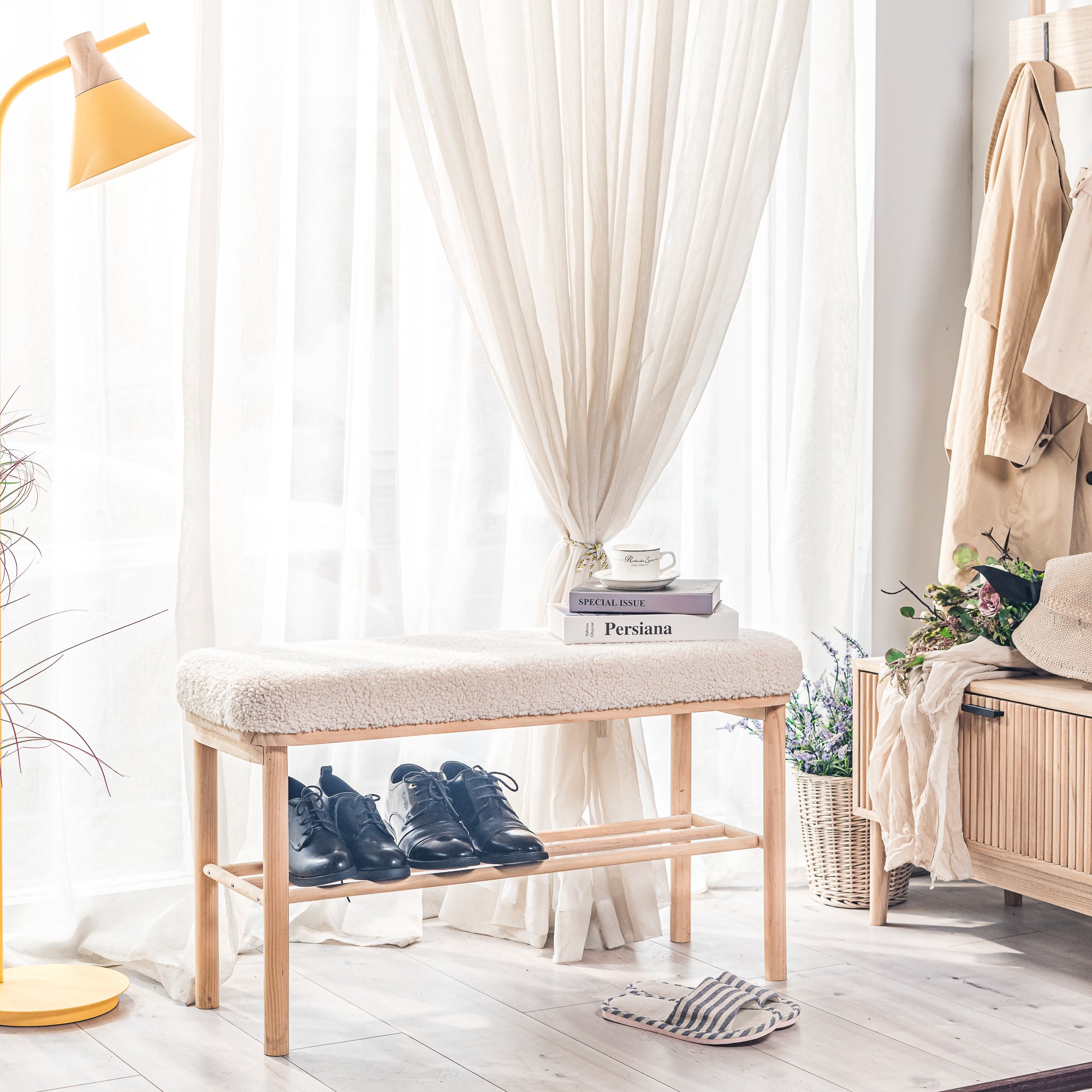 ASUGI – Ławka z schowkiem z litego drewna sosnowego i białymi pętelkami