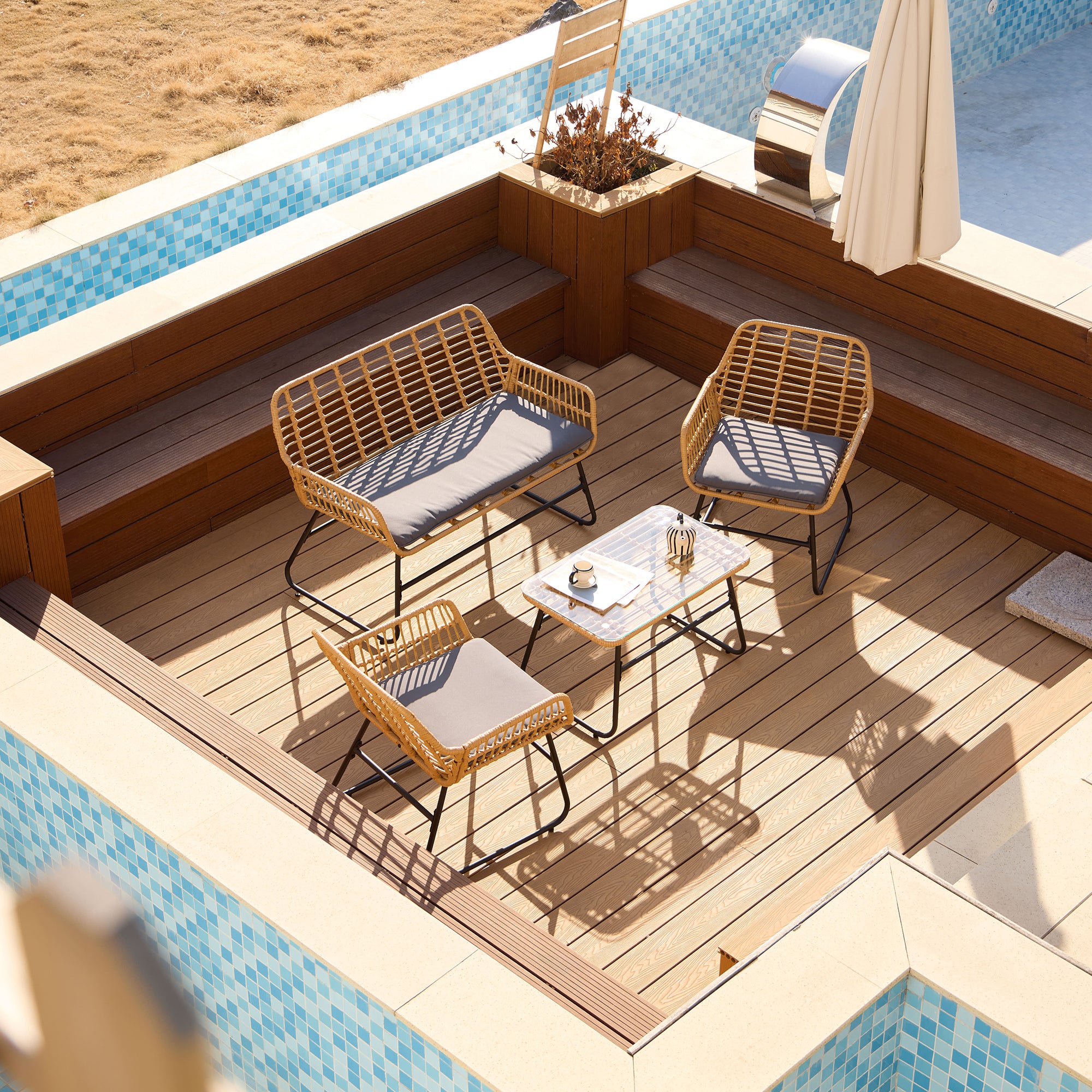 DANANG – Meble ogrodowe z rattanu i szarego metalu