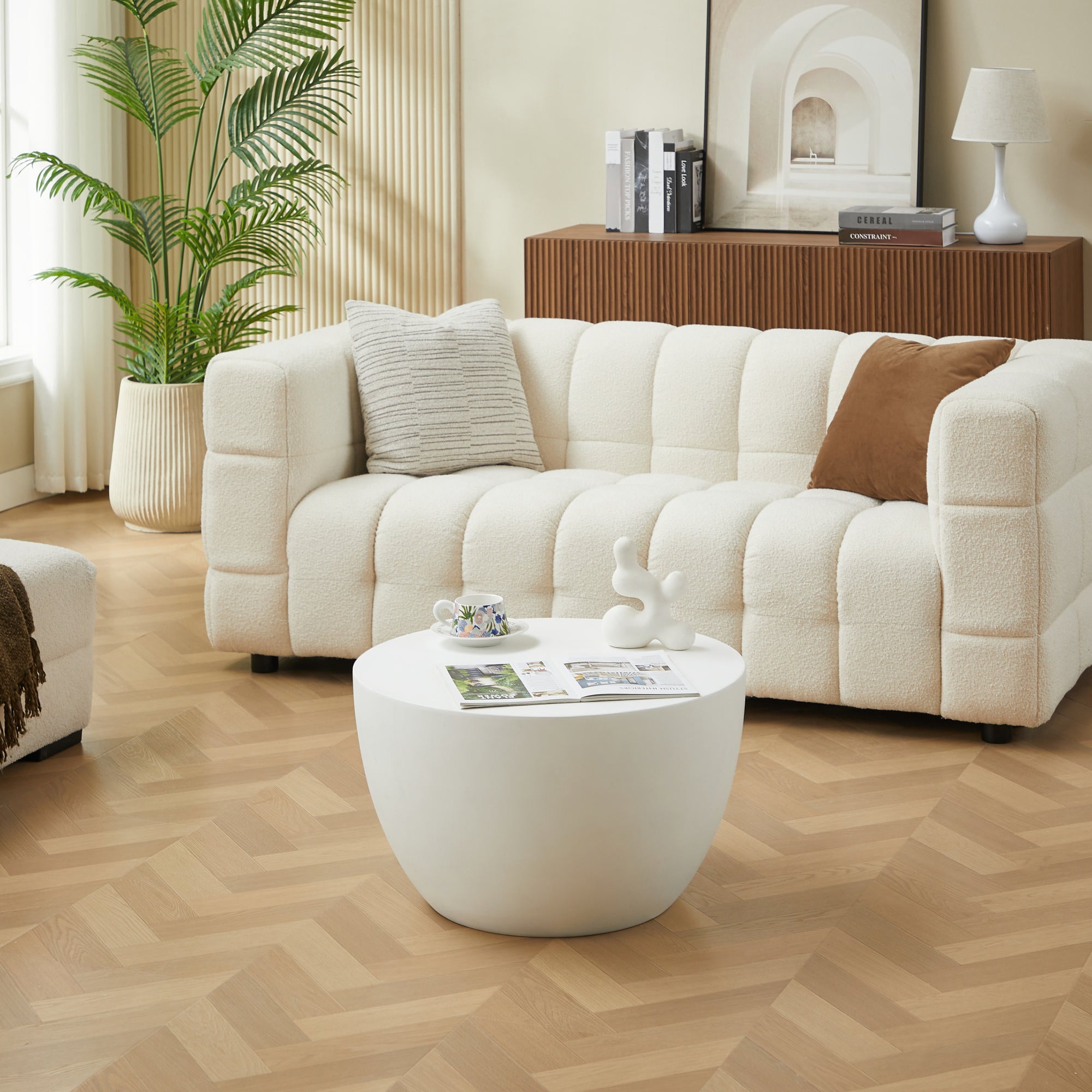 PARNU – stolik kawowy do wnętrz i na zewnątrz z białego magnezytu