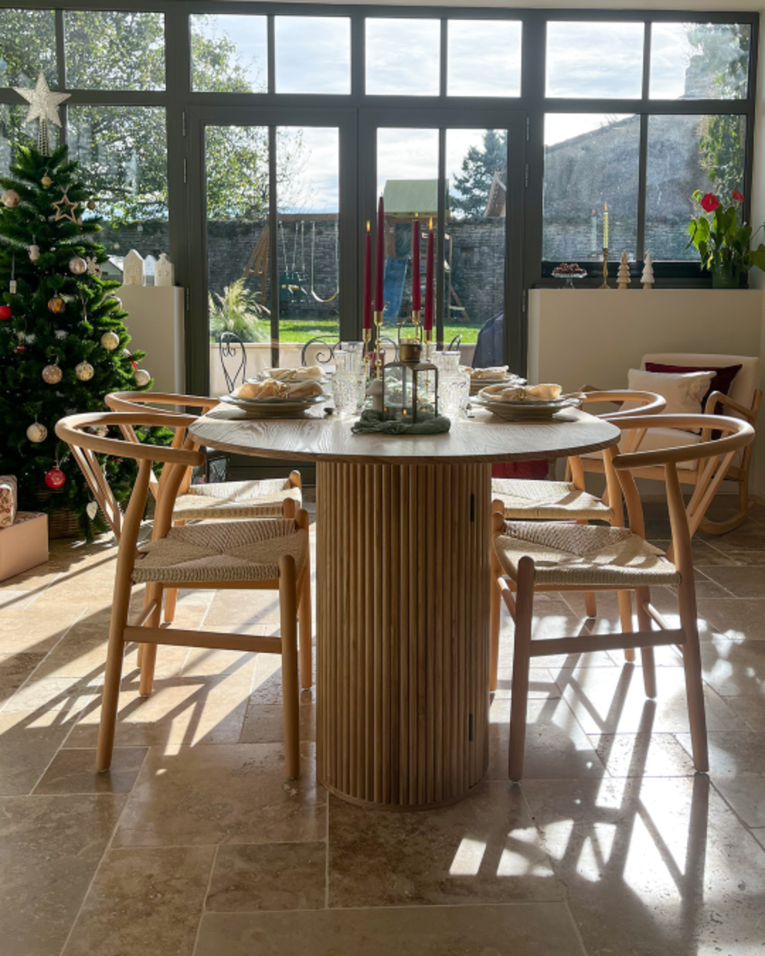 PIREUS – Owalny stół do jadalni dla 6 osób z litego drewna sosnowego D120