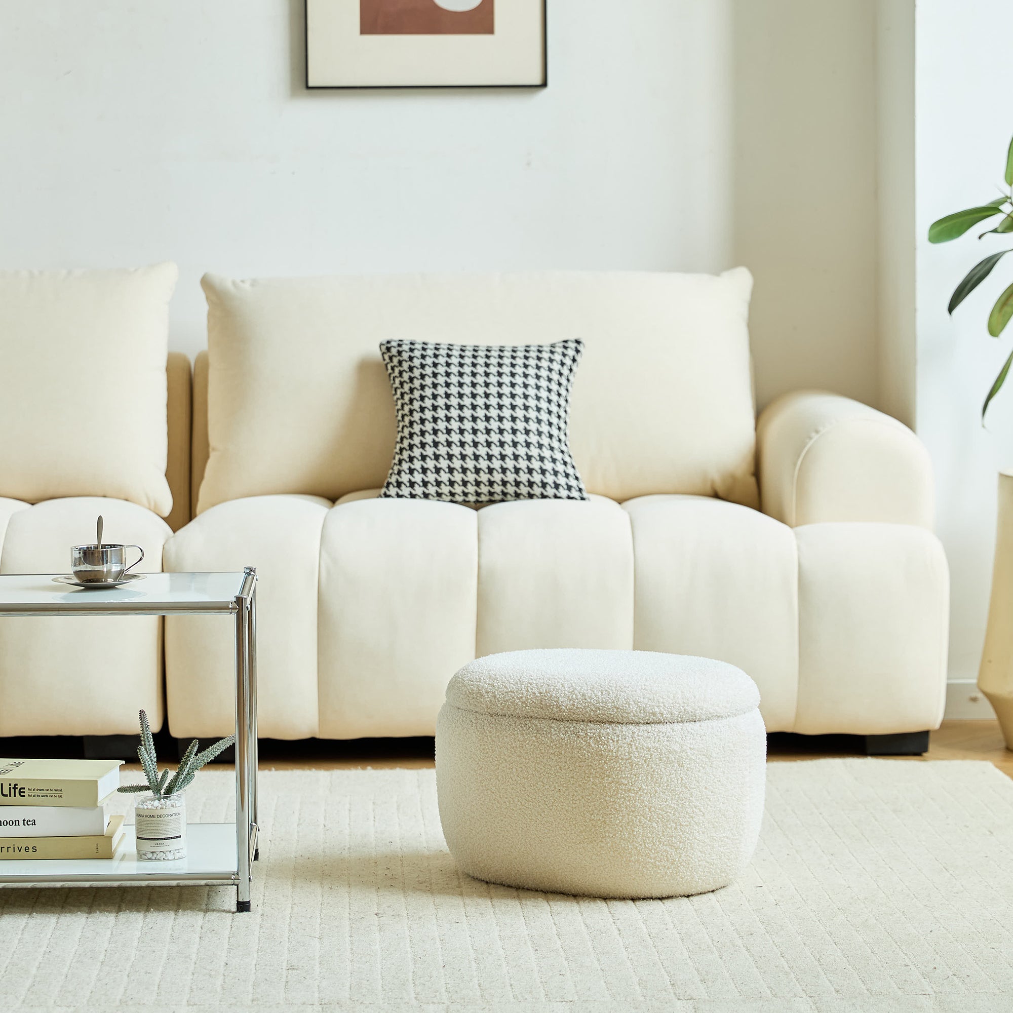 VASA - Pufa funkcją przechowywania, pokryta białymi pętelkami