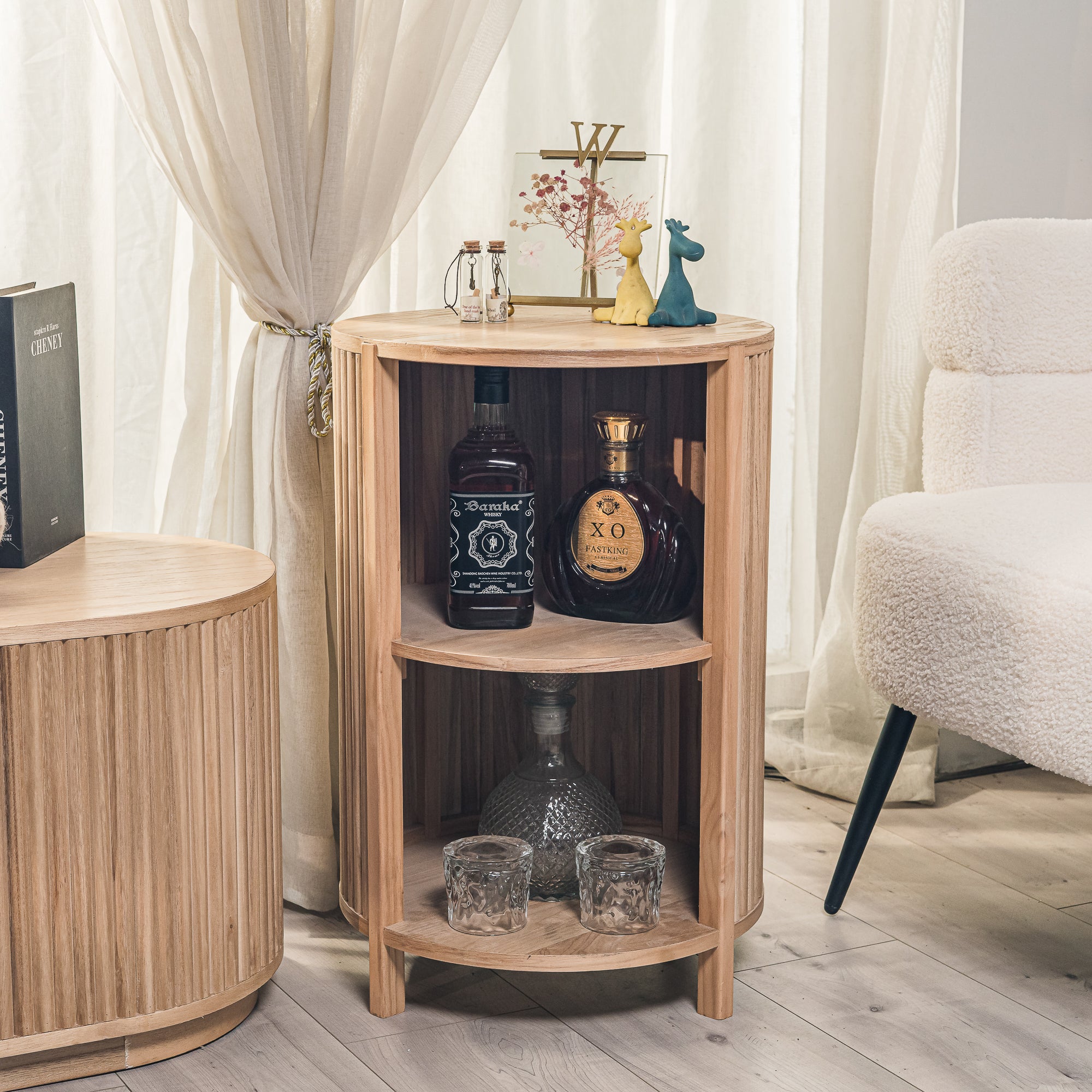 ALTA – stolik nocny z 2 schowkami z litego drewna