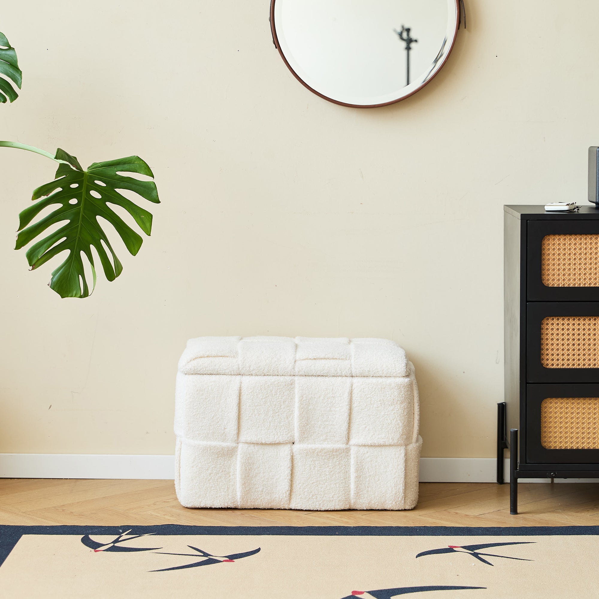 VANERN - Ławka funkcją przechowywania w białych pętelkach