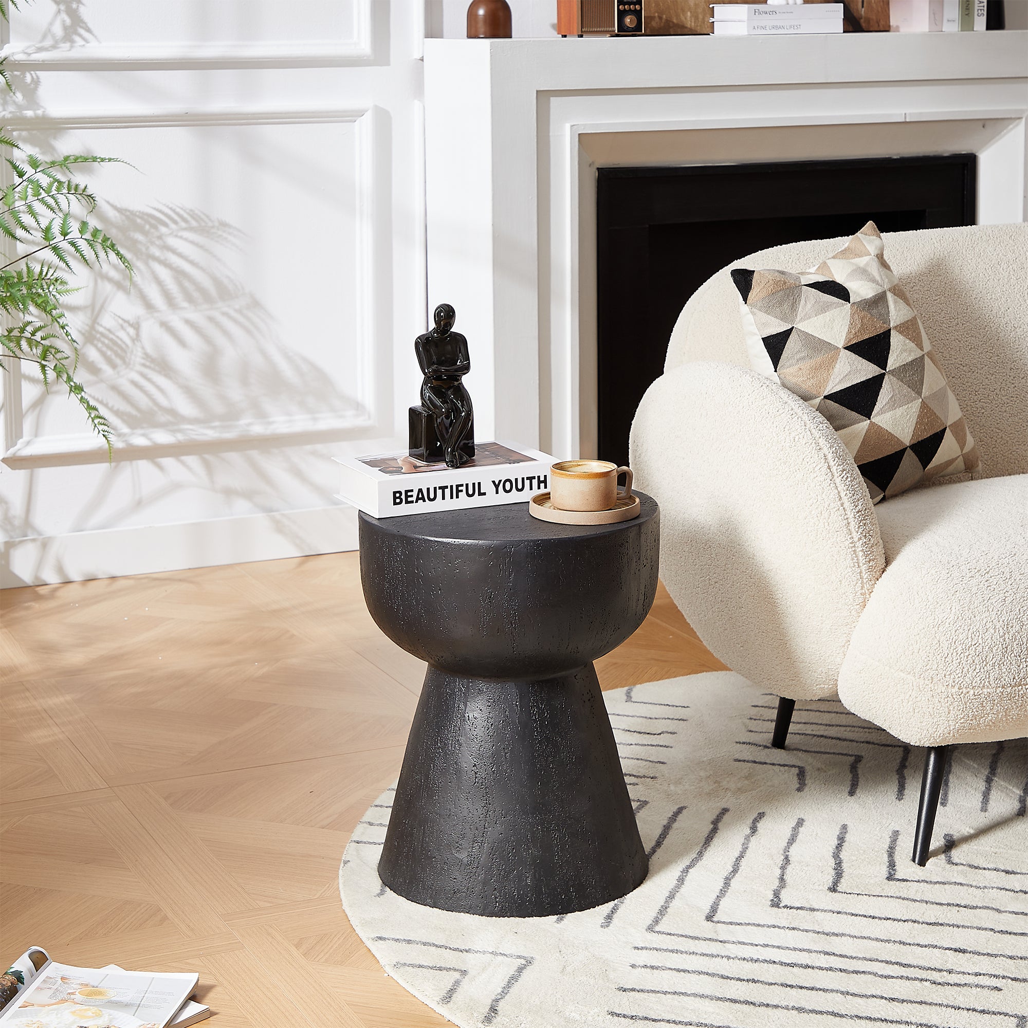 SORSELE – stolik pomocniczy do kanapy, do użytku wewnątrz i na zewnątrz, z czarnego magnezytu