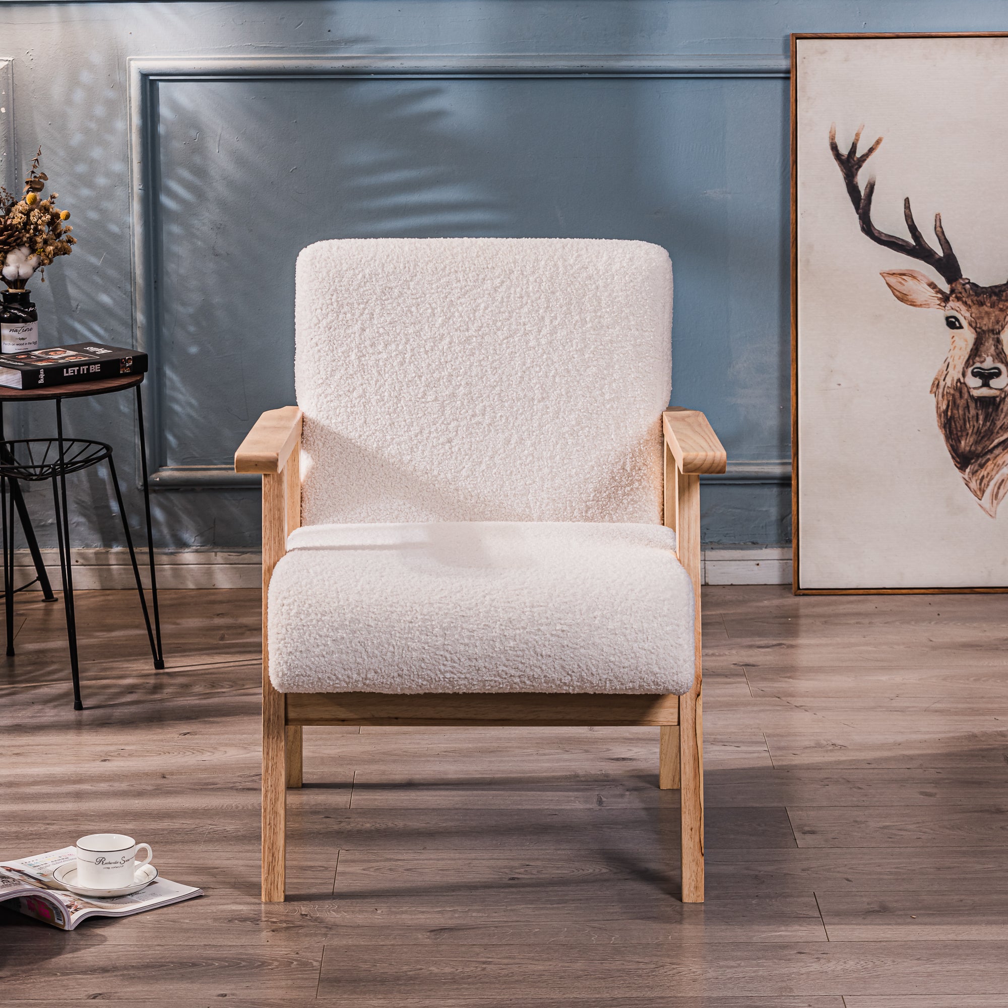 Fotel salonowy z litego drewna i białymi pętelkami