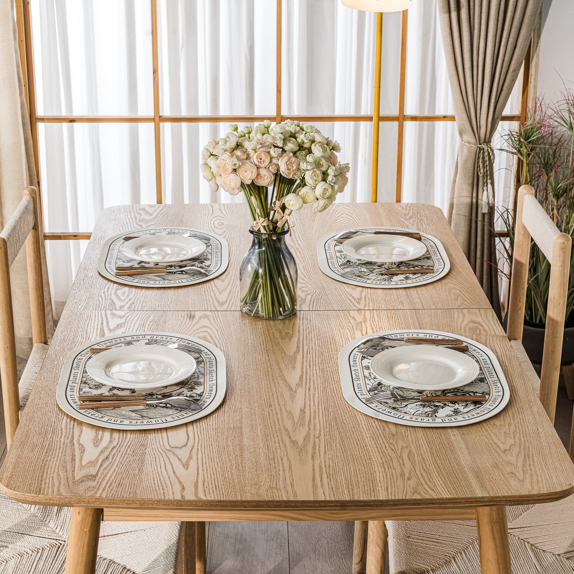 CORTE – Rozsuwany, prostokątny stół do jadalni dla 6–8 osób, wykonany z litego drewna