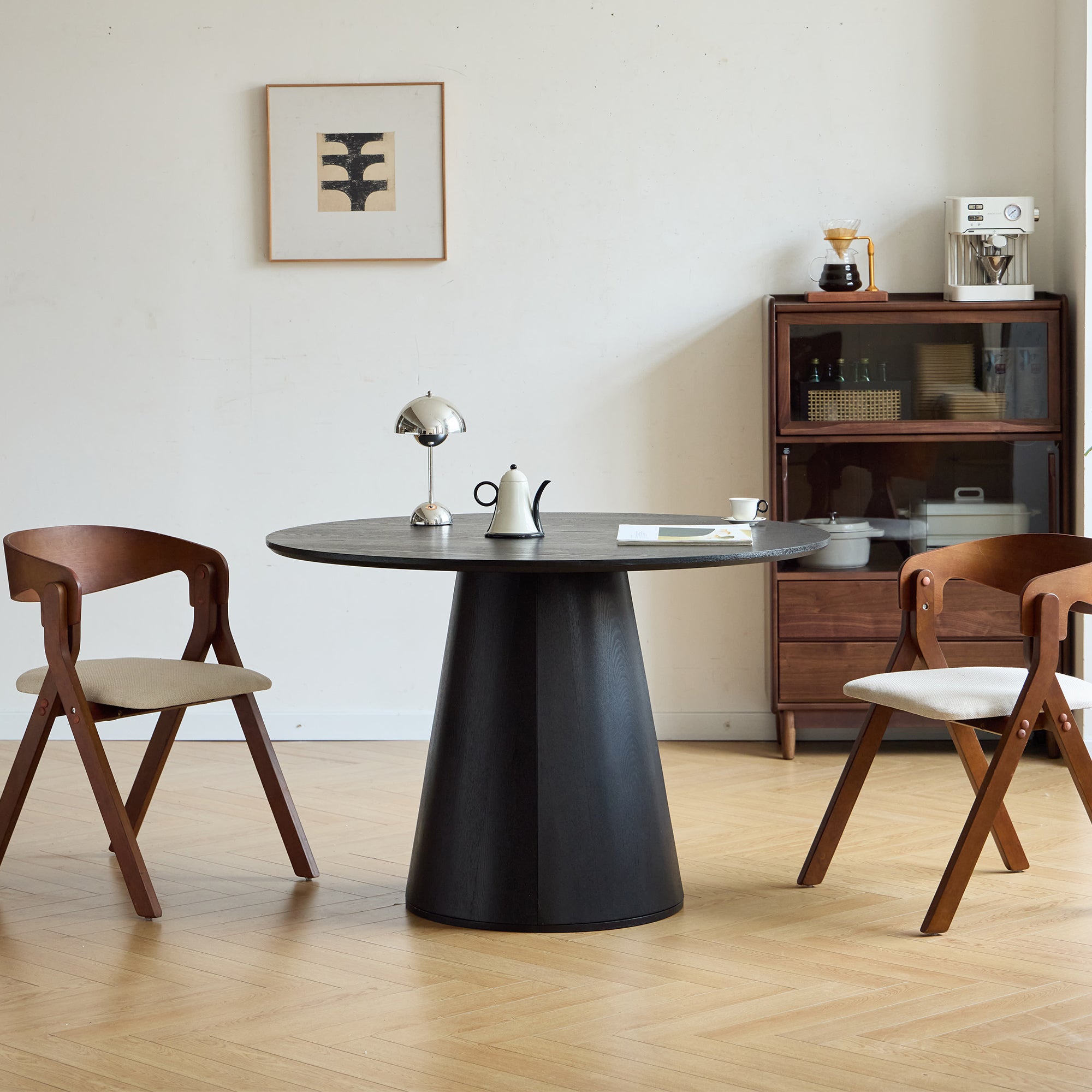 CALI – Okrągły stół do jadalni dla 6 osób, wykonany z czarnego drewna