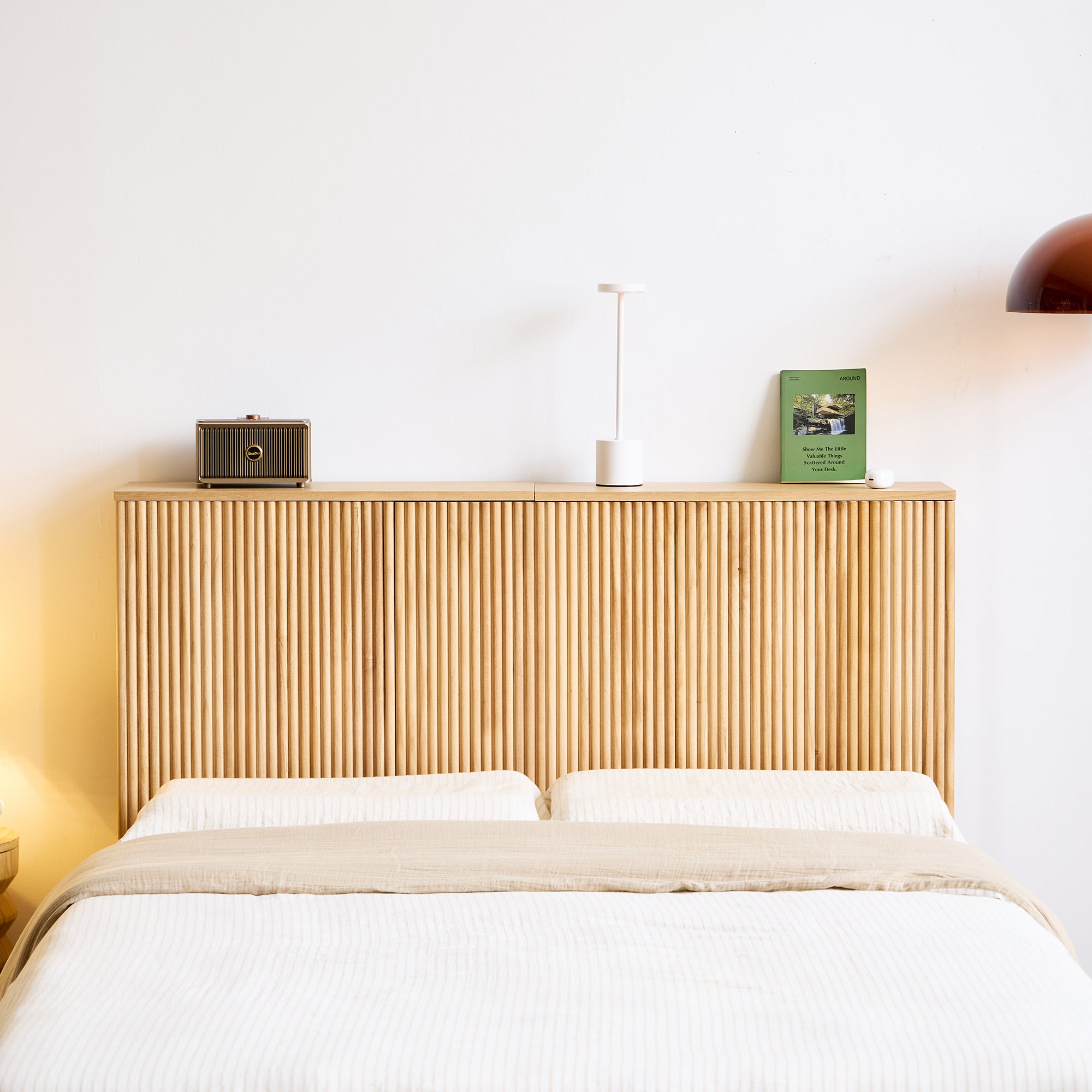 ESLOV – Drewniany zagłówek łóżka 140 cm z schowkami