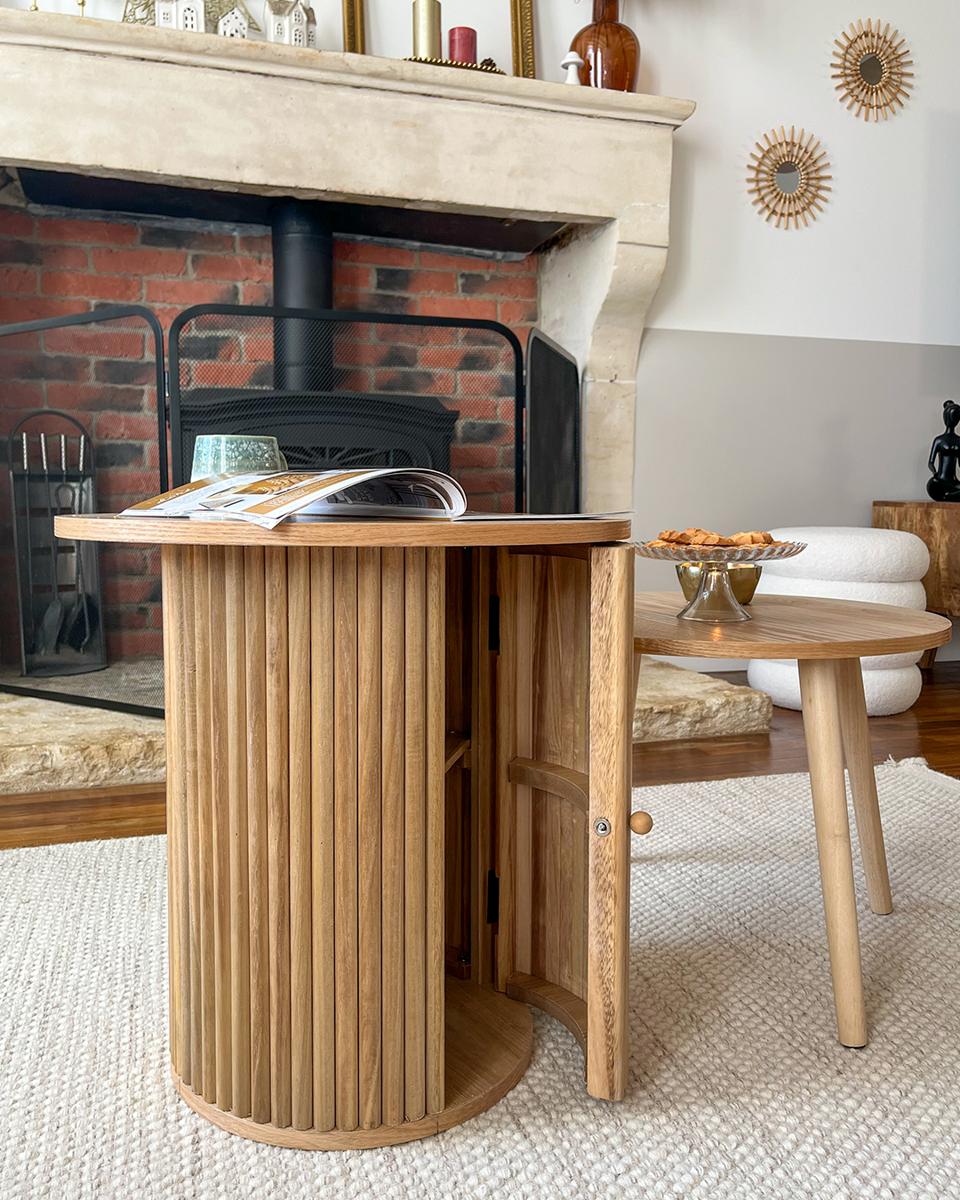 TRINIDAD – stolik pomocniczy z litego drewna w naturalnym kolorze