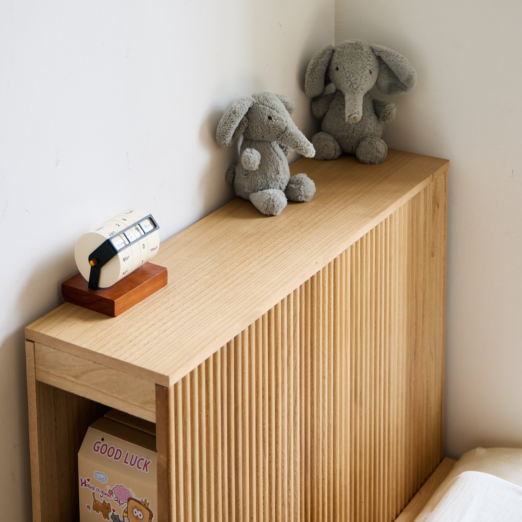 ESLOV – Drewniany zagłówek łóżka 90 cm z schowkami