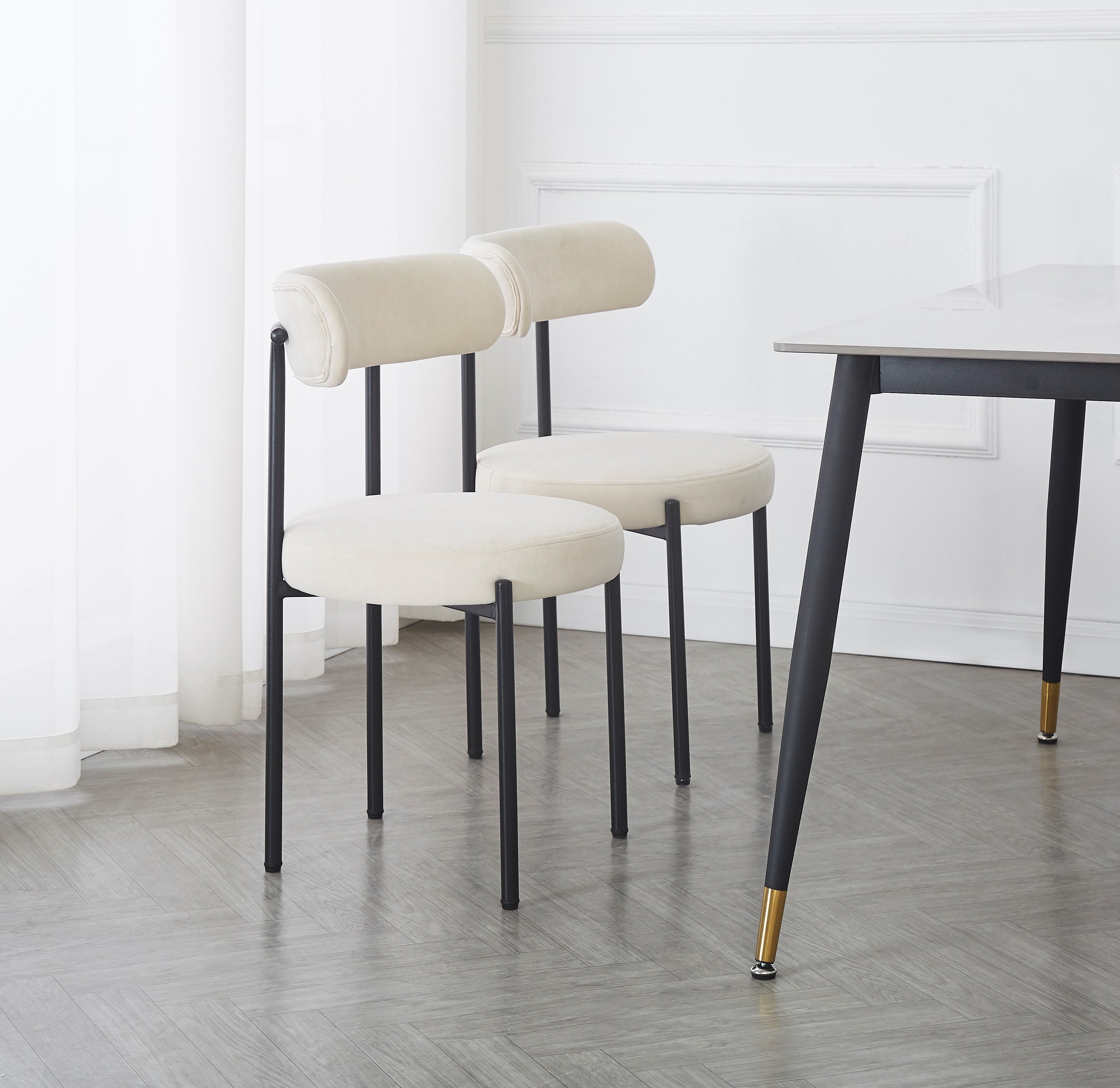 Zestaw 2 skandynawskich krzeseł z metalu i beżowego aksamitu