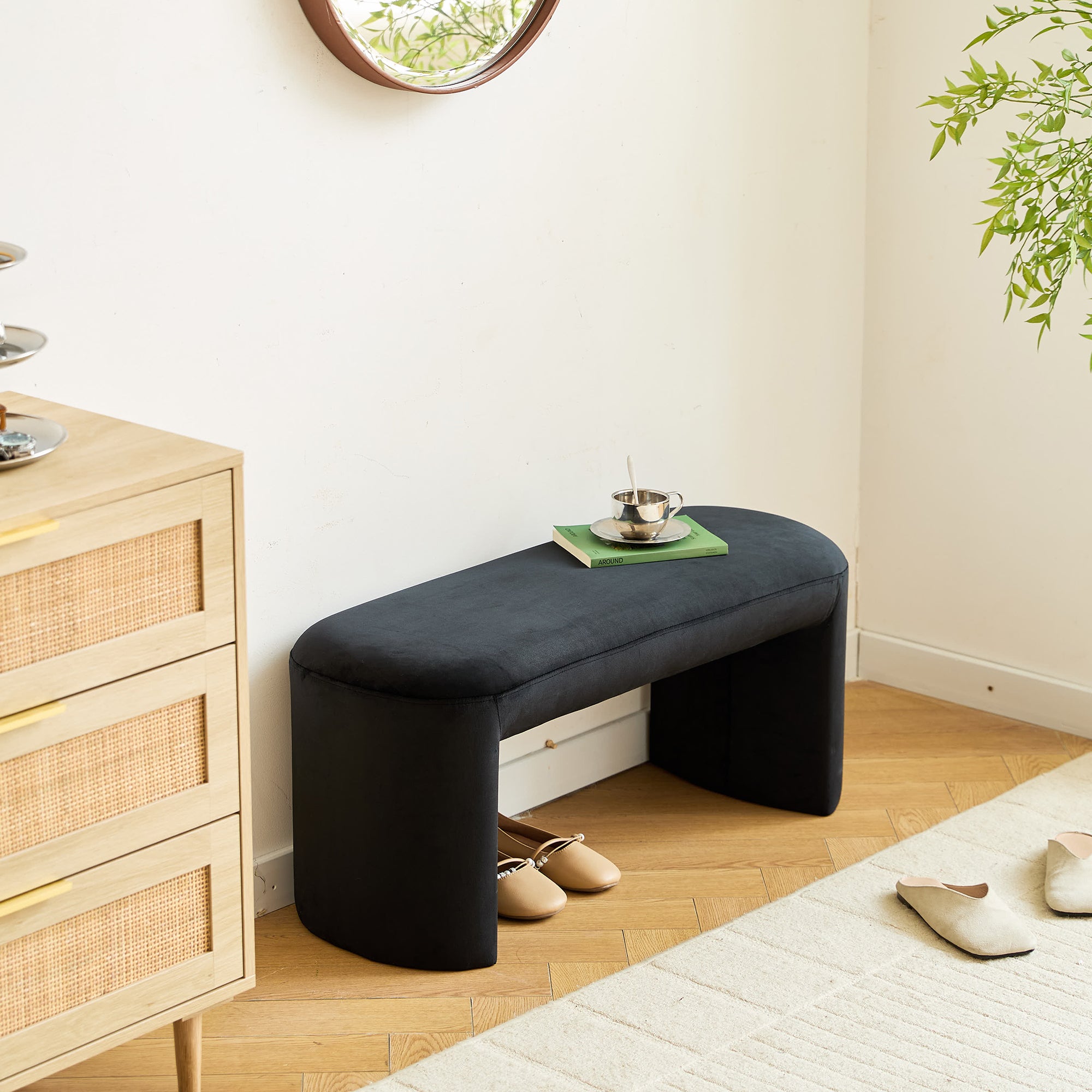 RIGA – Ławka w stylu skandynawskim z czarnego aksamitu