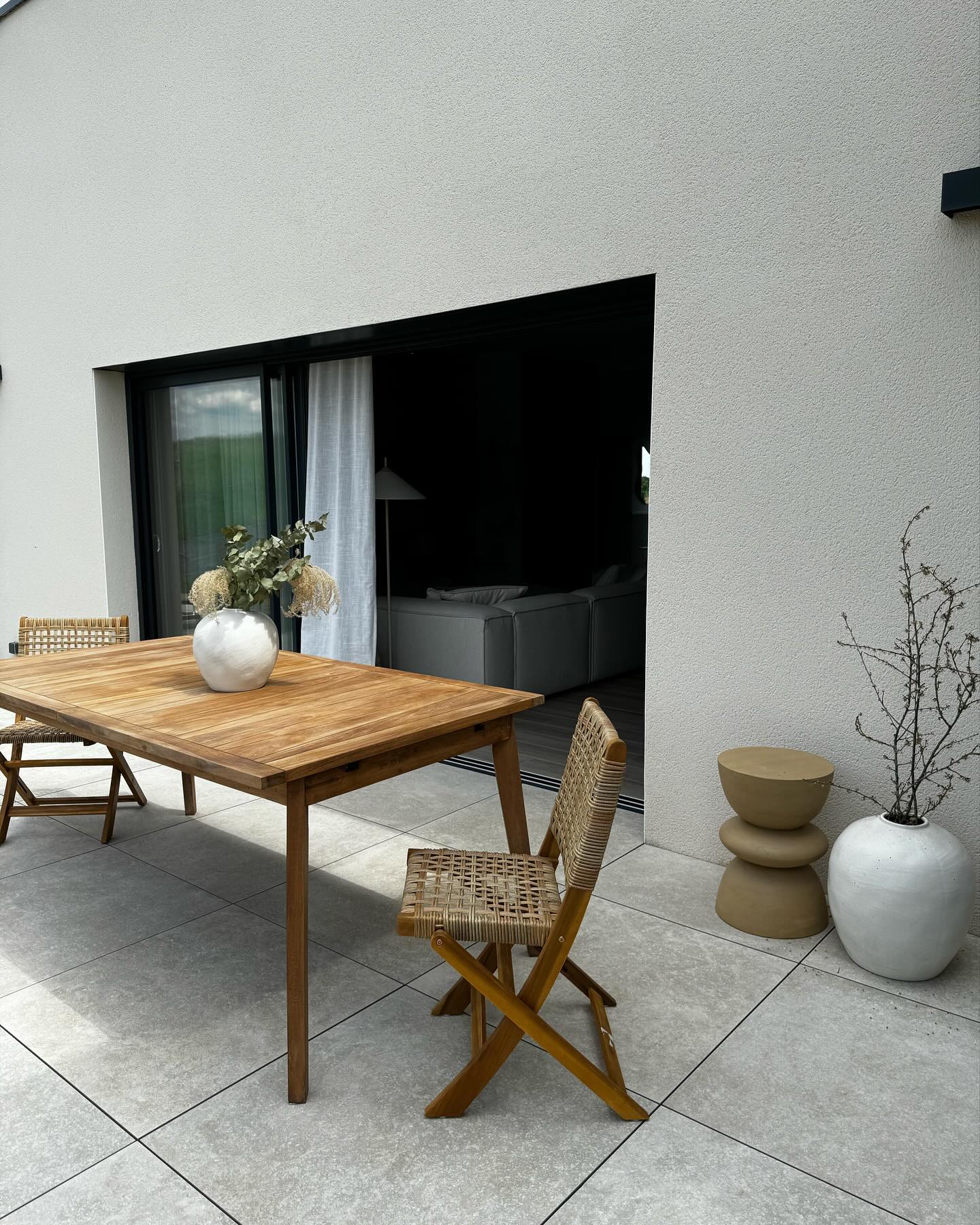 CURITIBA – Zestaw 2 krzeseł ogrodowych z drewna akacjowego i sznurka