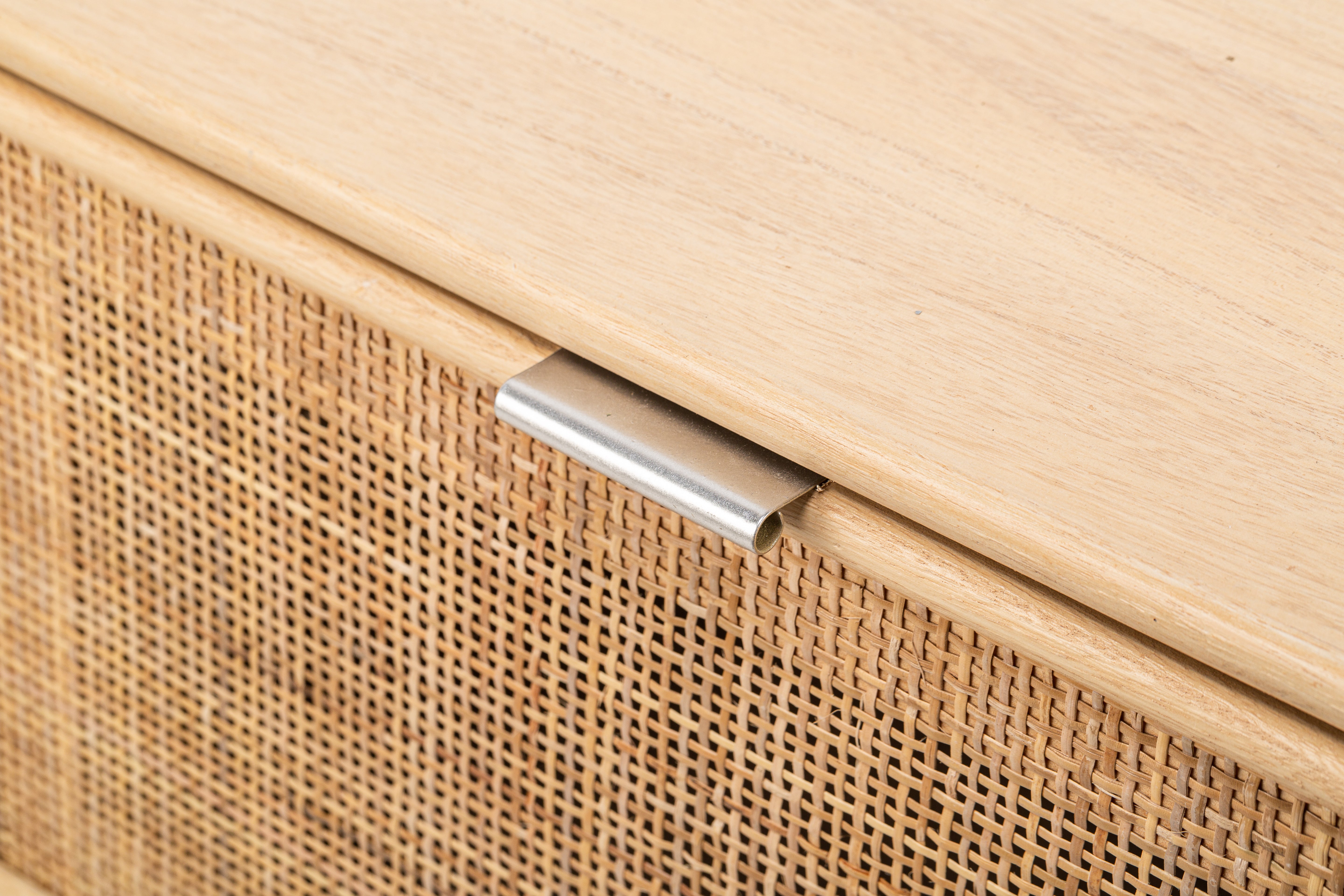 TURKU – Wieszak na ubrania z litego drewna i rattanu