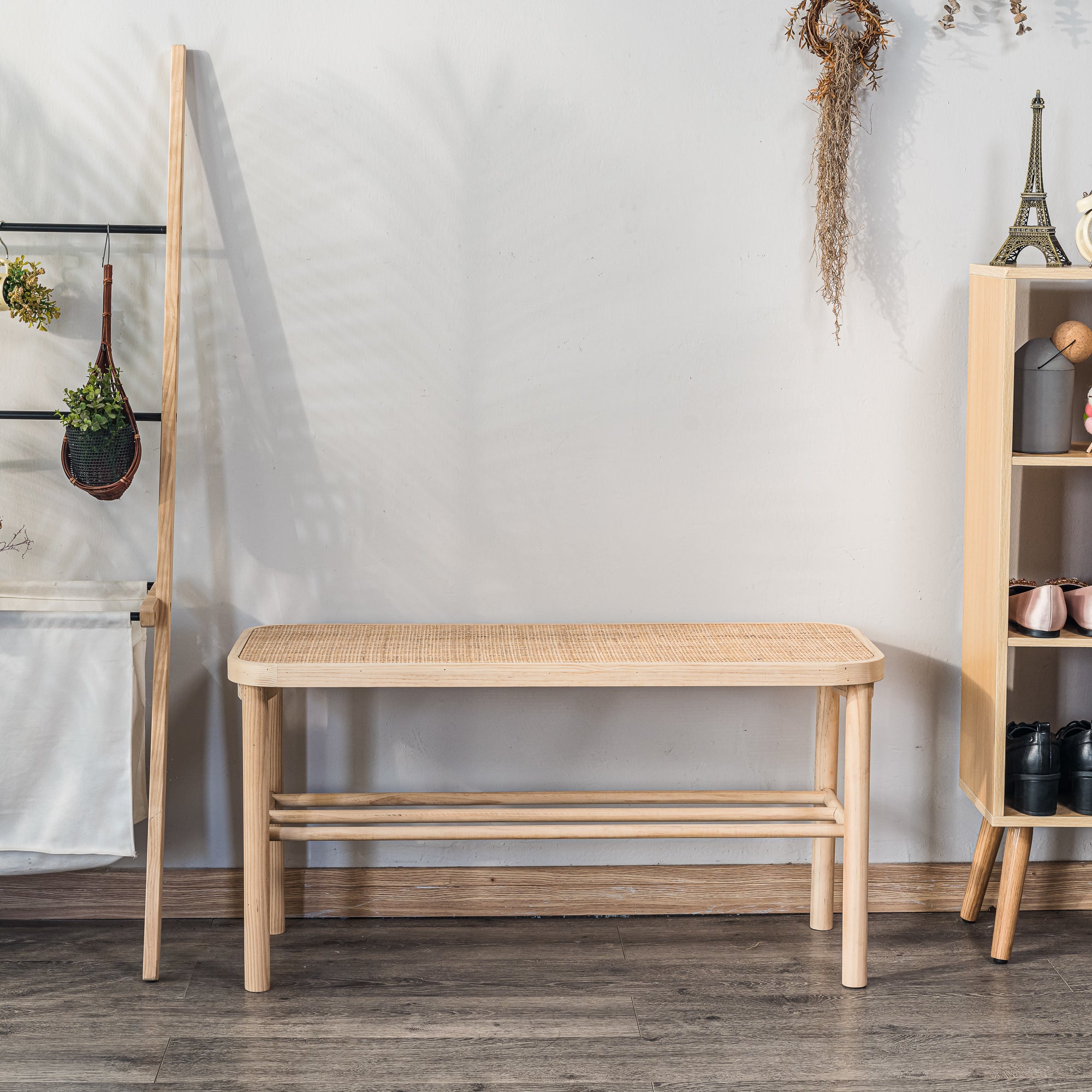 Ławka z schowkiem z litego drewna sosnowego i rattanu