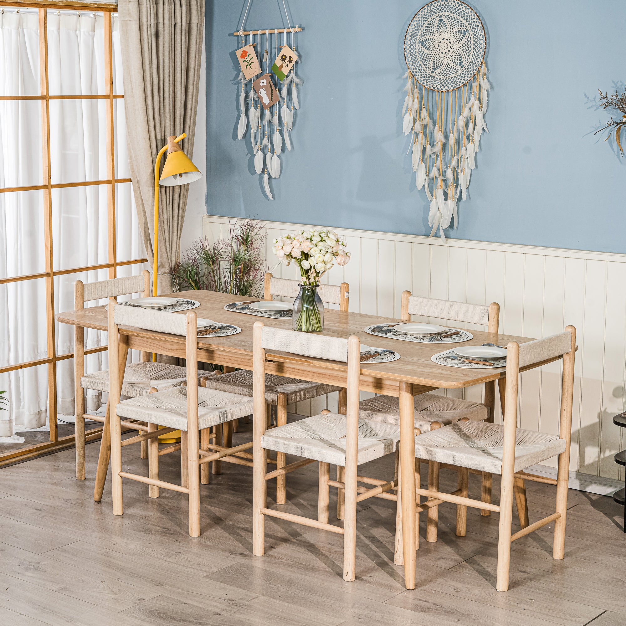 CORTE – Rozsuwany, prostokątny stół do jadalni dla 6–8 osób, wykonany z litego drewna