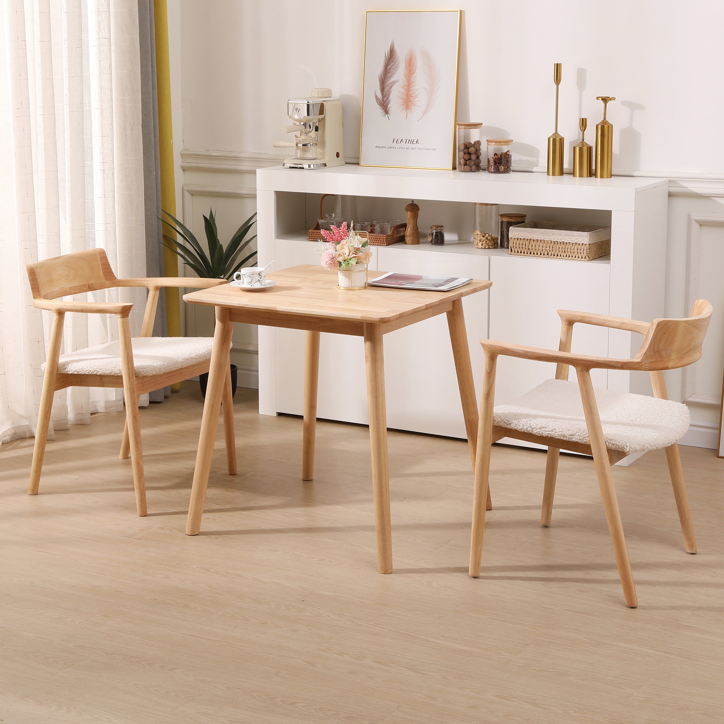 Zestaw 2 krzeseł z litego drewna z podłokietnikami i białymi pętelkami