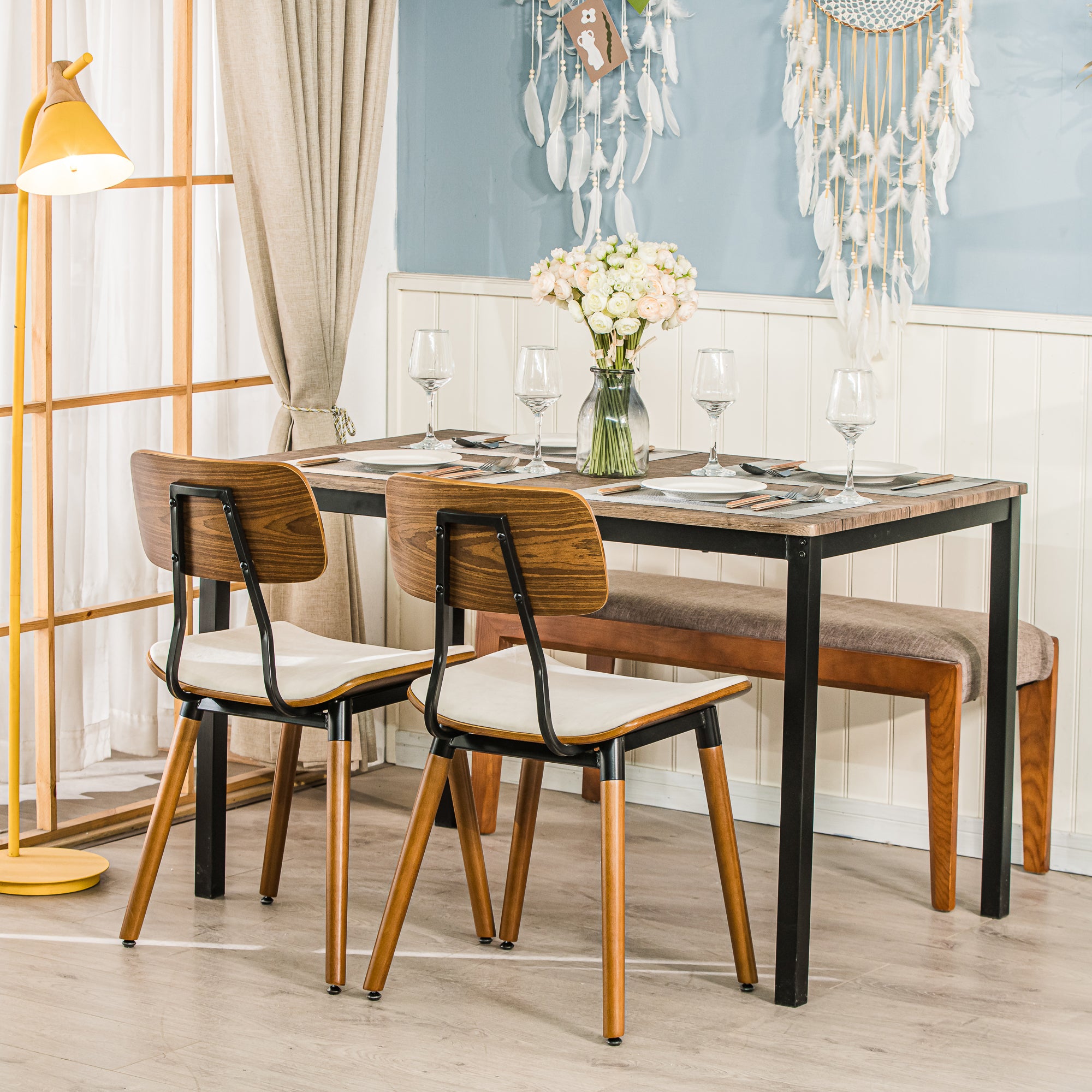 Lot de 2 chaises en bois et velours beige