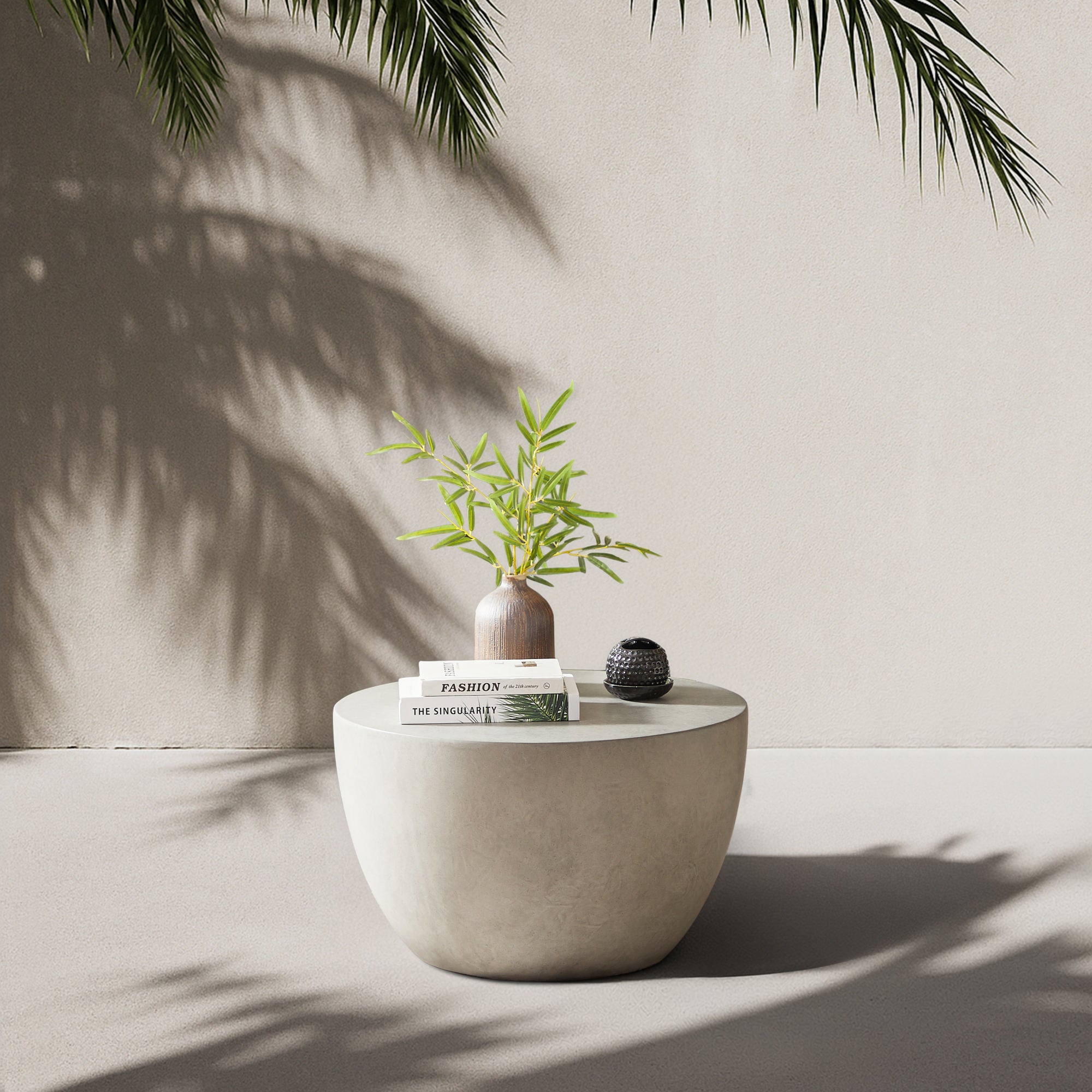 PARNU – stolik kawowy do wnętrz i na zewnątrz z szarego magnezytu