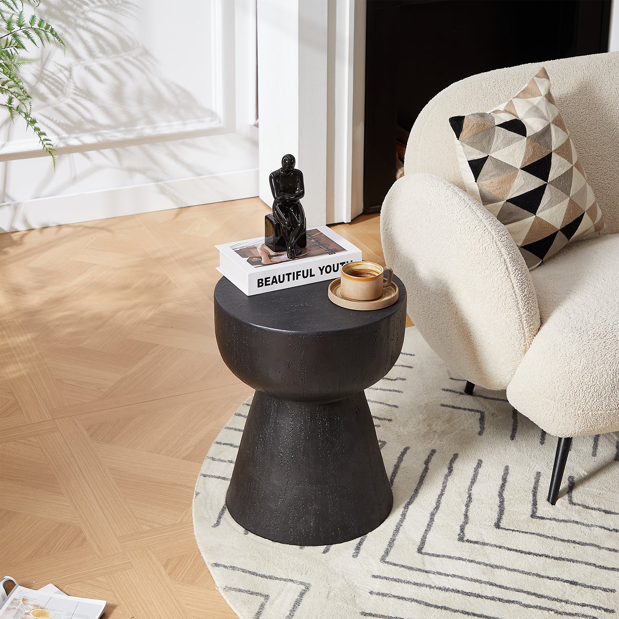 SORSELE – stolik pomocniczy do kanapy, do użytku wewnątrz i na zewnątrz, z czarnego magnezytu