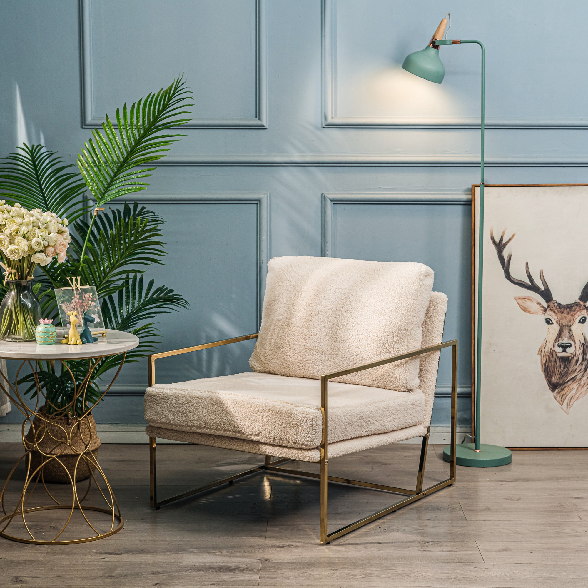 Fotel salonowy z metalu i białych pętelek