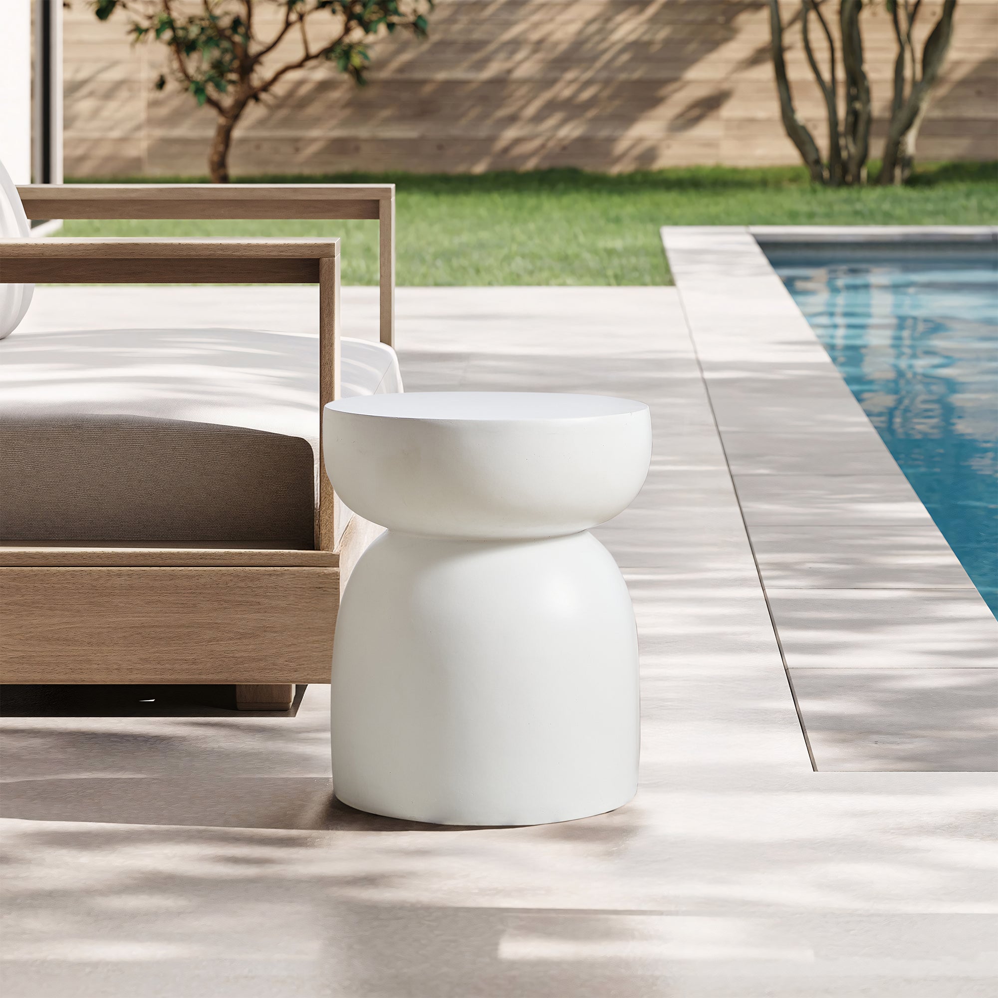 NORDFYN – stolik pomocniczy do kanapy, do użytku wewnątrz i na zewnątrz, z magnezytu, biały