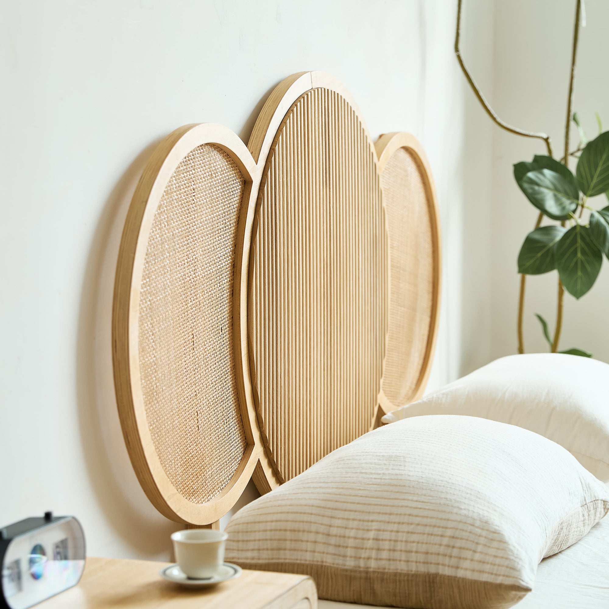 BODO – zagłówek łóżka 160 z litego drewna i naturalnego rattanu