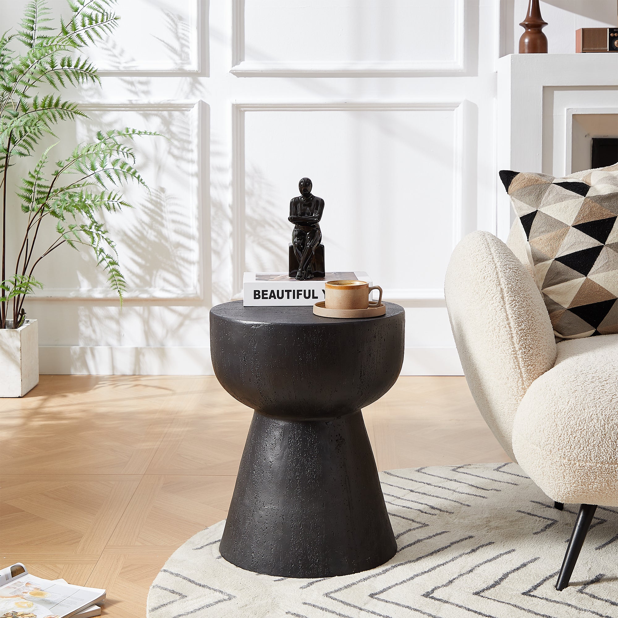 SORSELE – stolik pomocniczy do kanapy, do użytku wewnątrz i na zewnątrz, z czarnego magnezytu