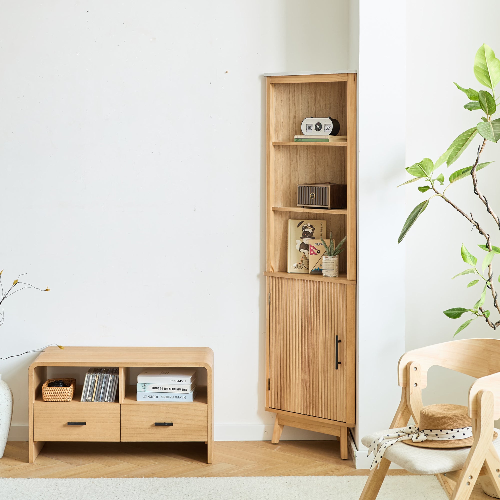 TALIABU - Narożna szafka z 1 drzwiami i 3 drewnianymi półkami