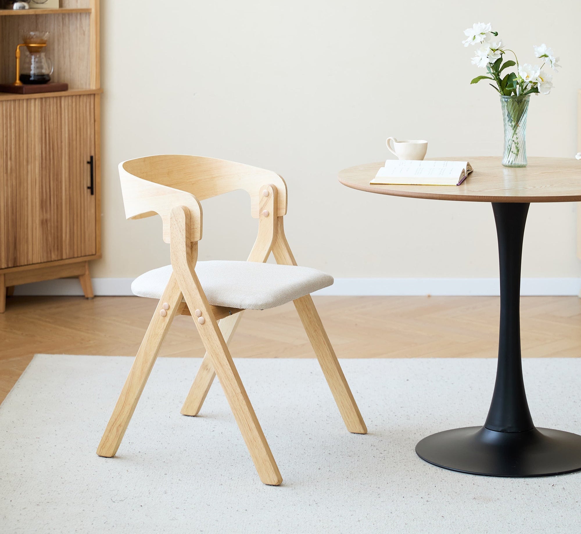 PORI – Zestaw 2 krzeseł do jadalni z litego drewna i beżowej tkaniny