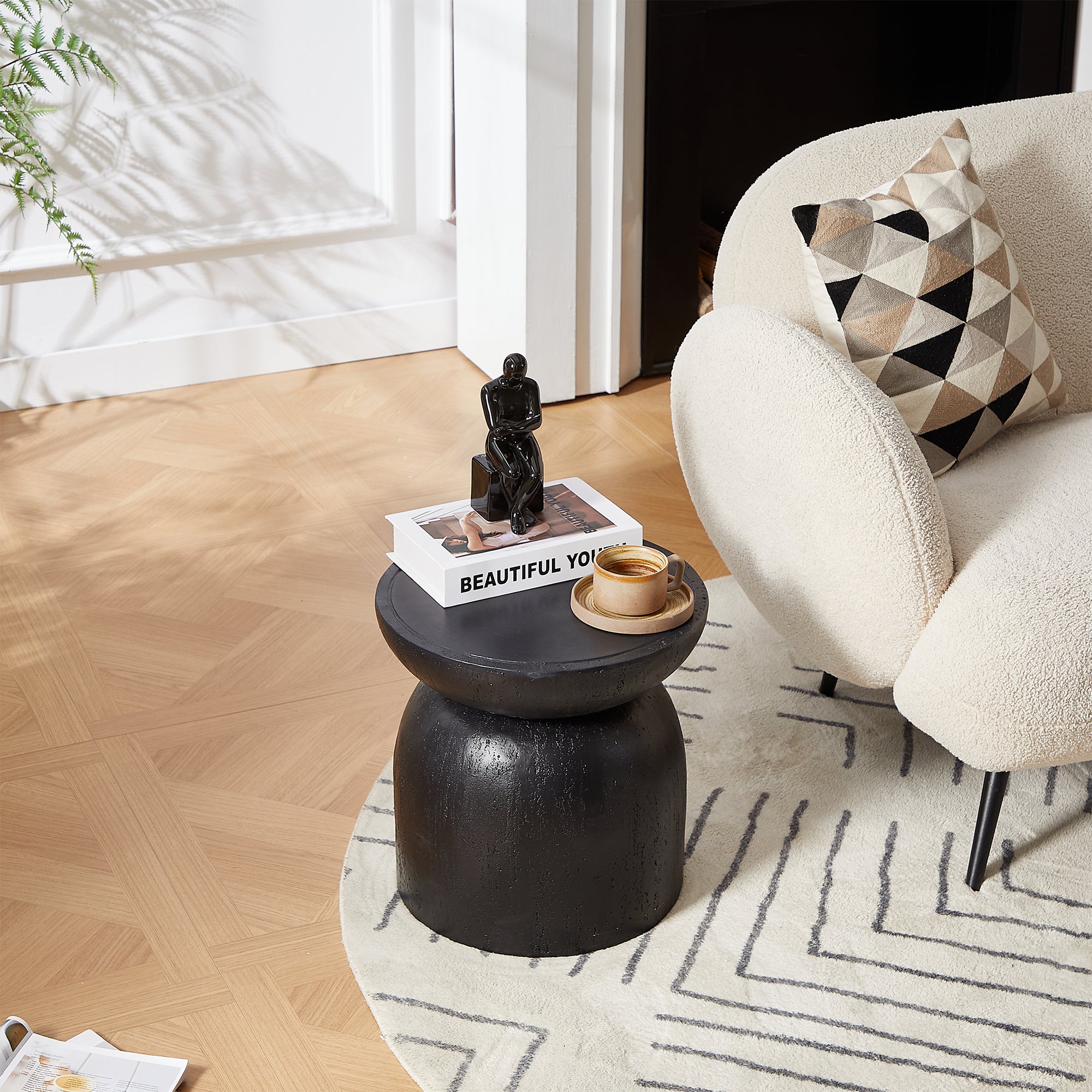 HJORRING – stolik pomocniczy do kanapy, do użytku wewnątrz i na zewnątrz, z czarnego magnezytu